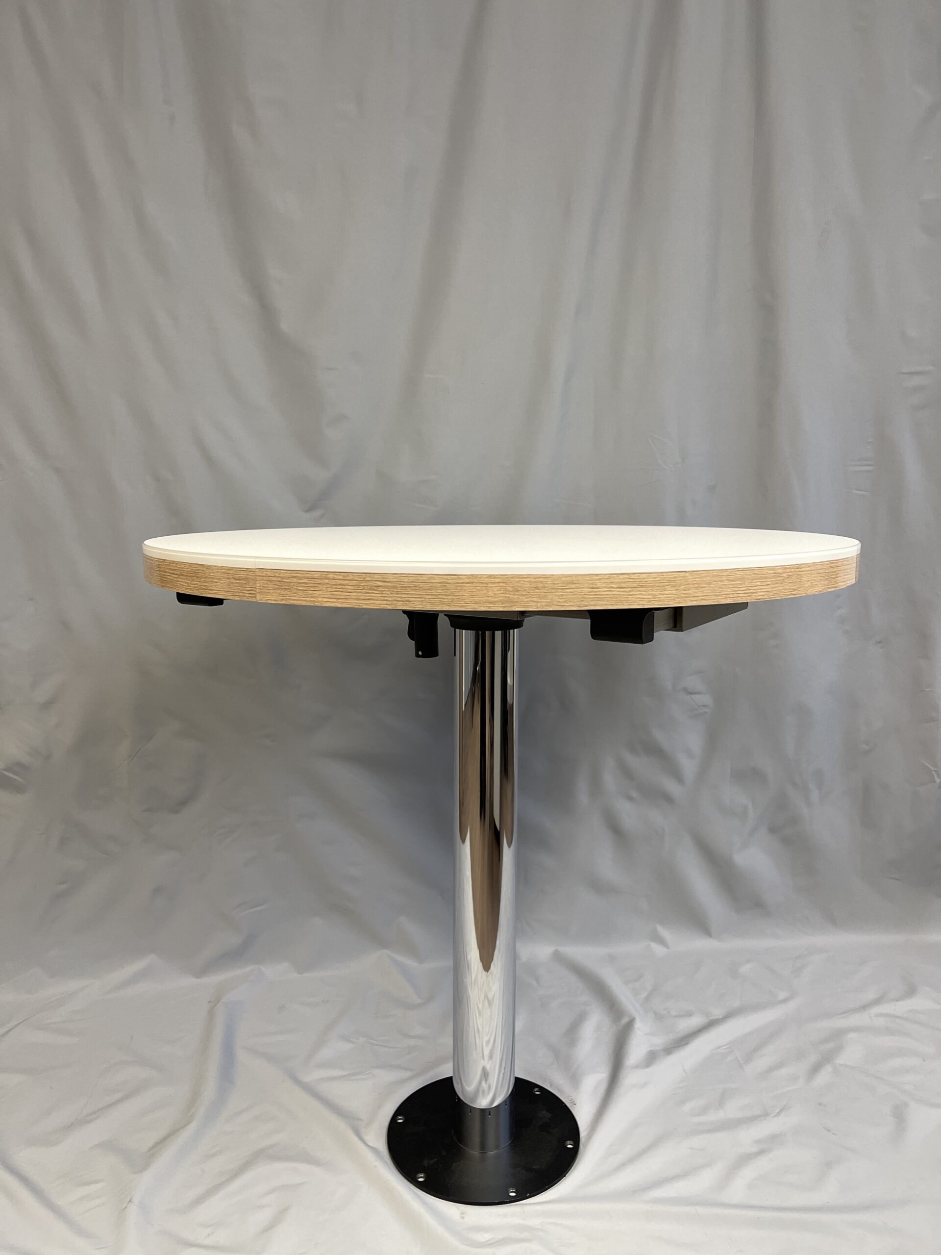 Wohnmobiltisch verstellbar 82cm Durchmesser mit weißer Tischplatte