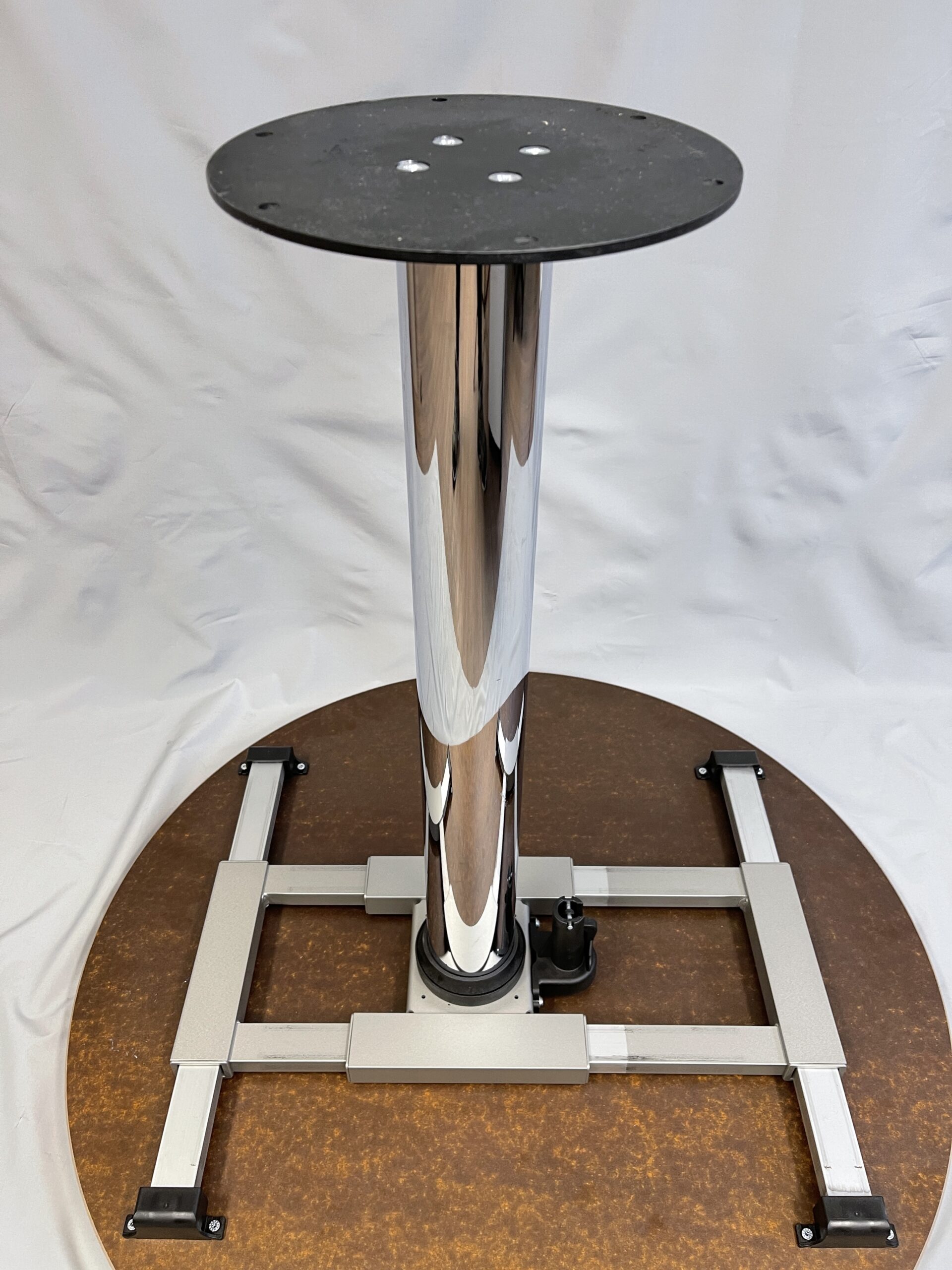 Wohnmobiltisch verstellbar 82cm Durchmesser mit weißer Tischplatte