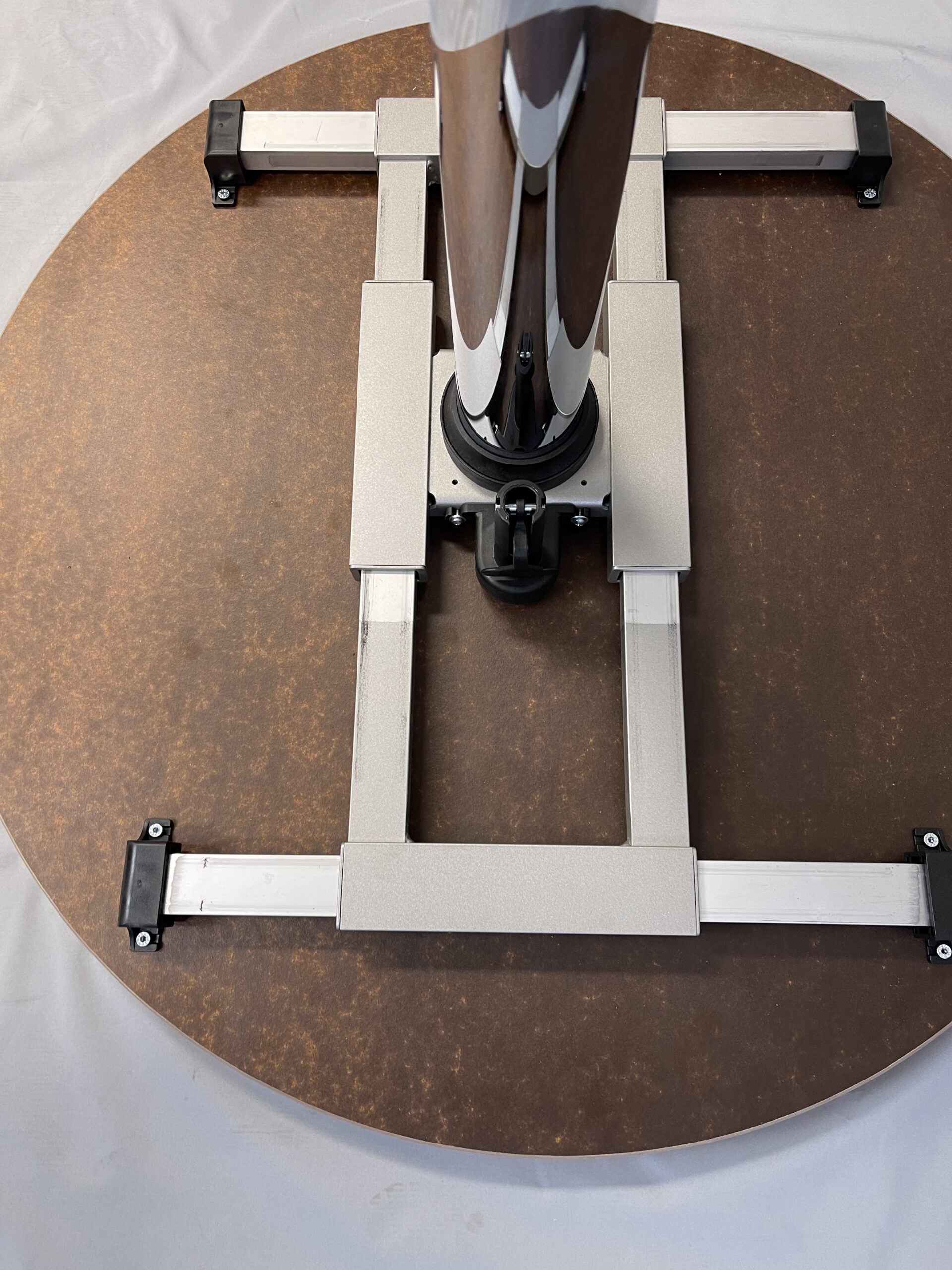 Wohnmobiltisch verstellbar 82cm Durchmesser mit weißer Tischplatte