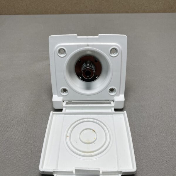 Wassersteckdose weiß mit L-Rohrstück