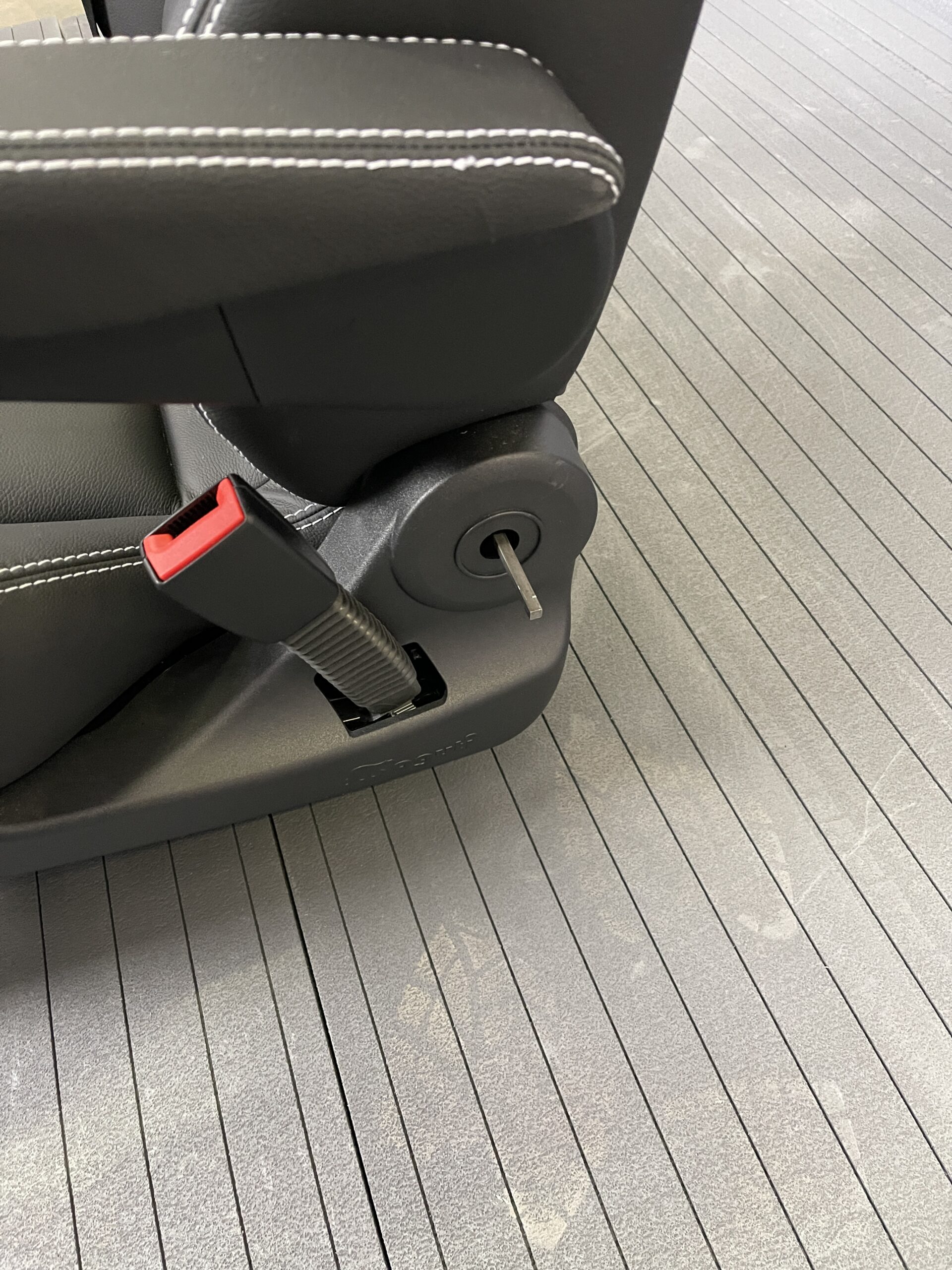 Aguti Automotiv GIS Lounge, Beifahrersitz GS 290 ECE