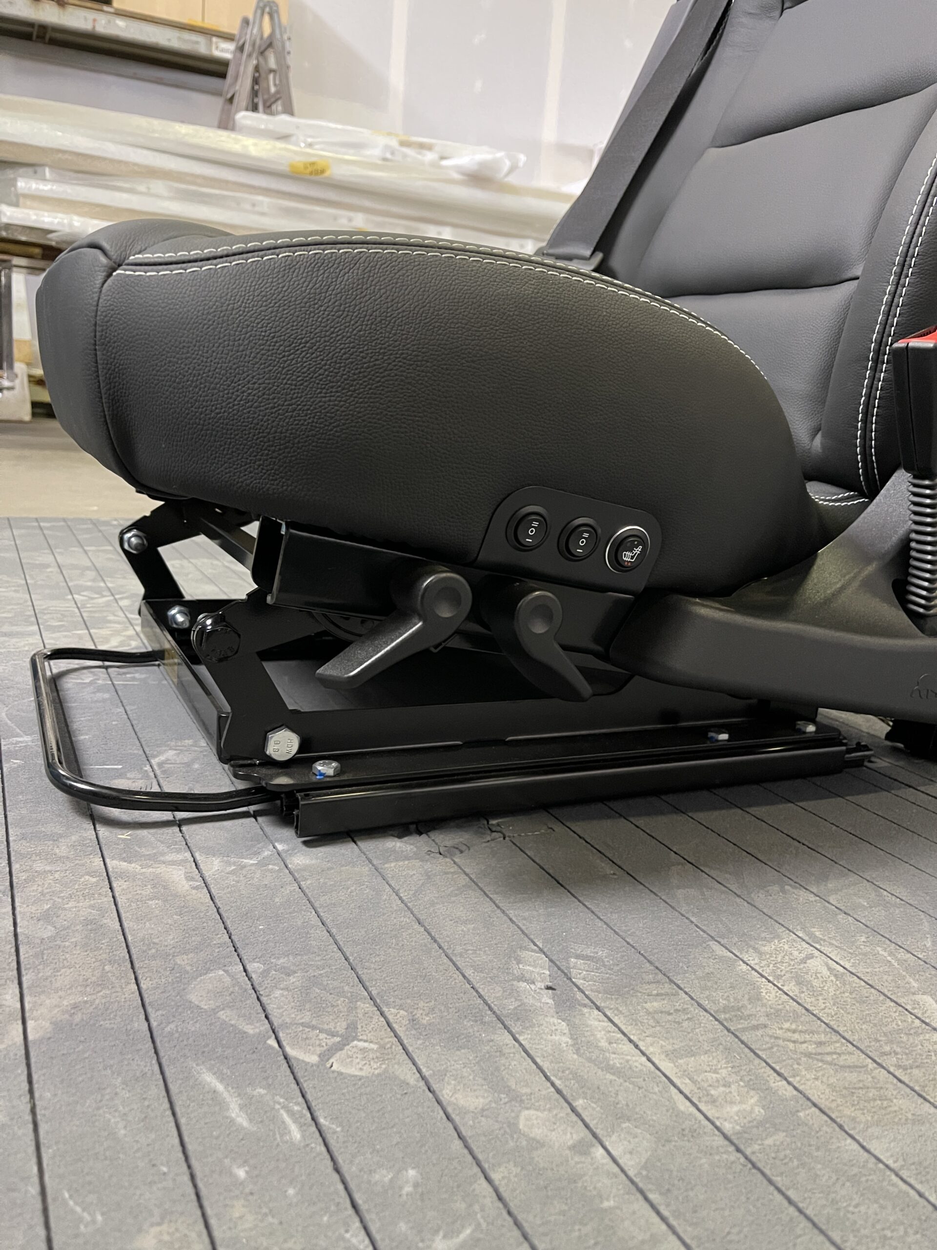 Aguti Automotiv GIS Lounge, Beifahrersitz GS 290 ECE