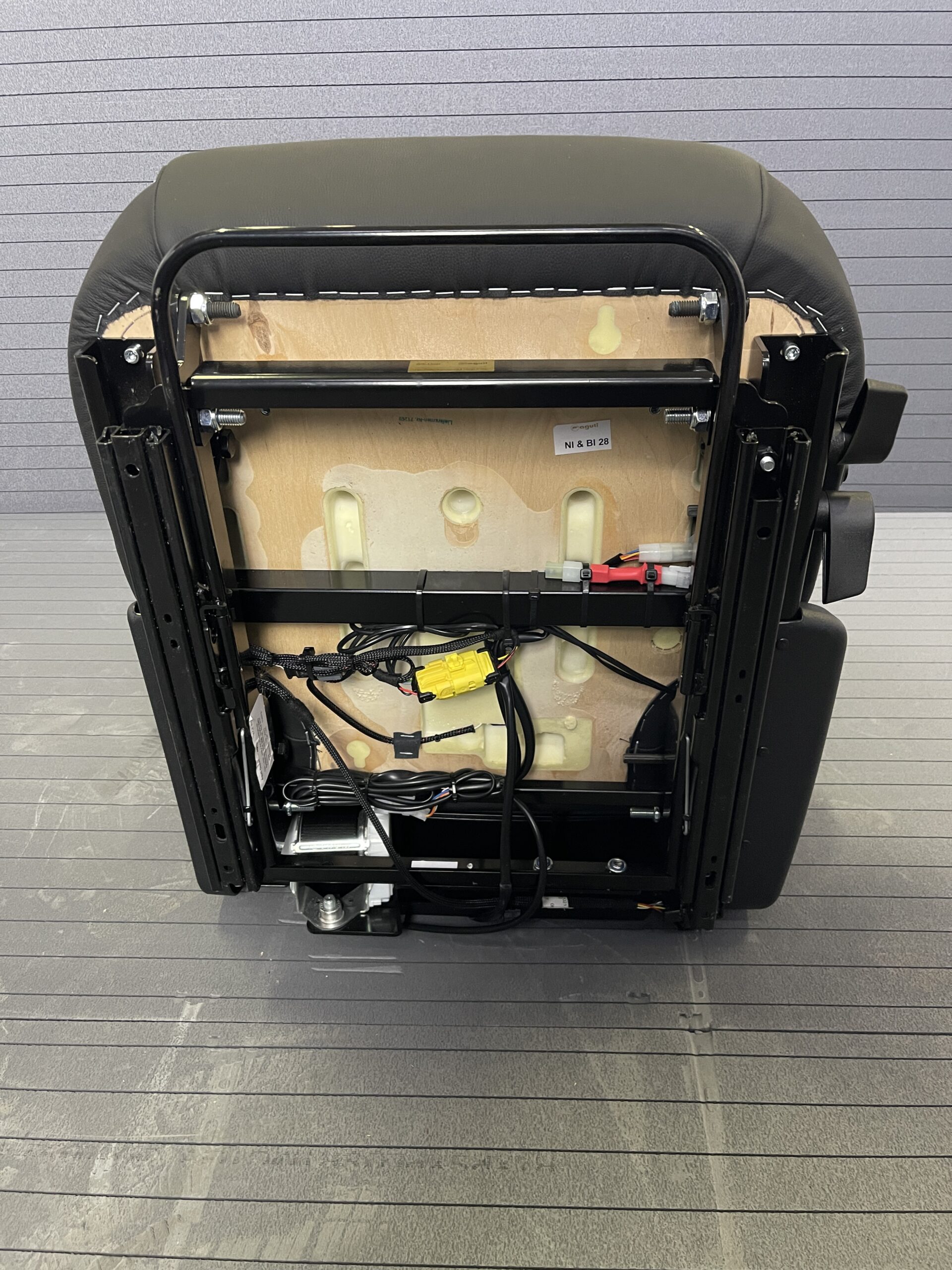 Aguti Automotiv GIS Lounge, Beifahrersitz GS 290 ECE