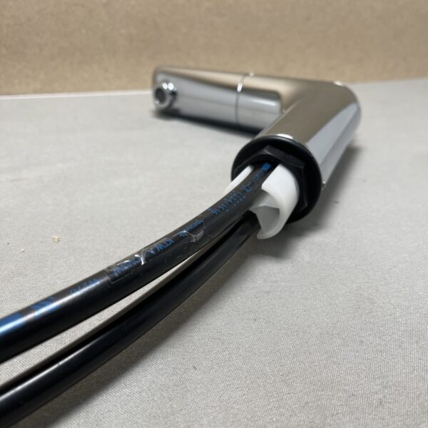 Wasserhahn verchromt mit Anschlussschläuchen, für Wohnmobil