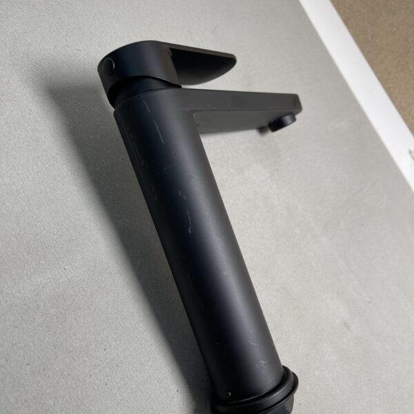 Wasserhahn matt schwarz mit Anschlussschläuchen, für Wohnmobil