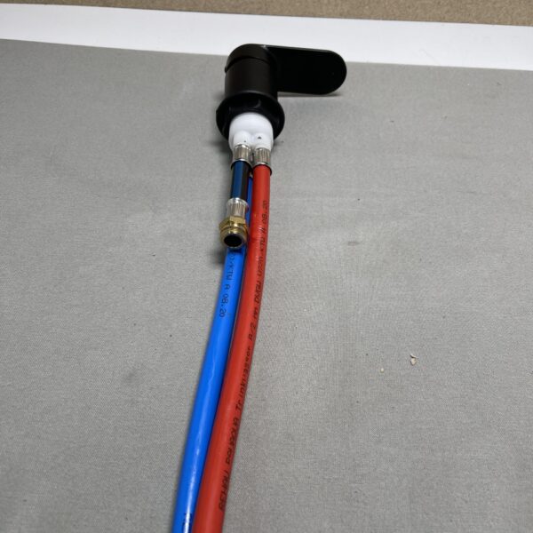 Wasserhahn matt schwarz mit Anschlussschläuchen, für Wohnmobil