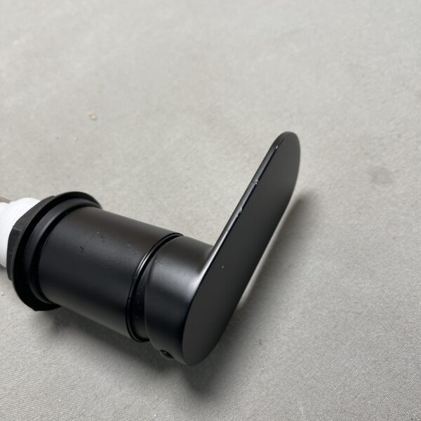 Wasserhahn matt schwarz mit Anschlussschläuchen, für Wohnmobil