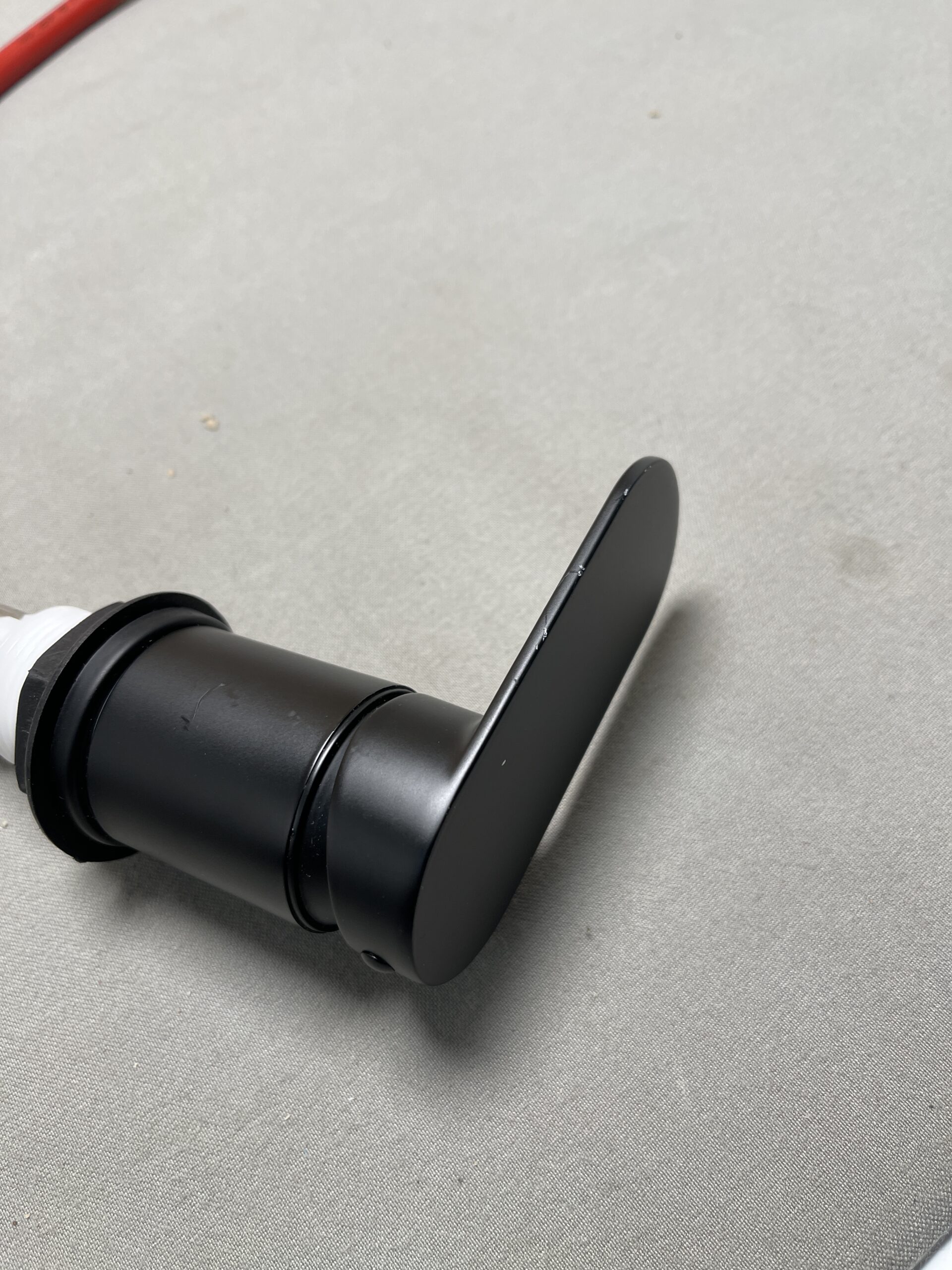 Wasserhahn matt schwarz mit Anschlussschläuchen, für Wohnmobil