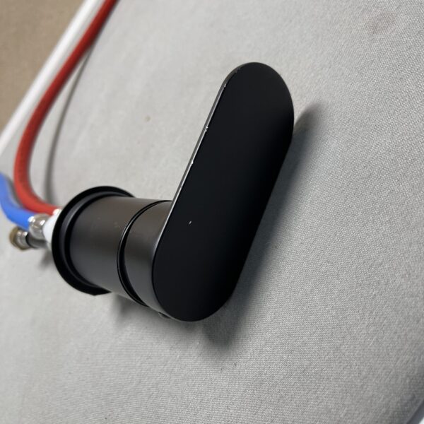 Wasserhahn matt schwarz mit Anschlussschläuchen, für Wohnmobil