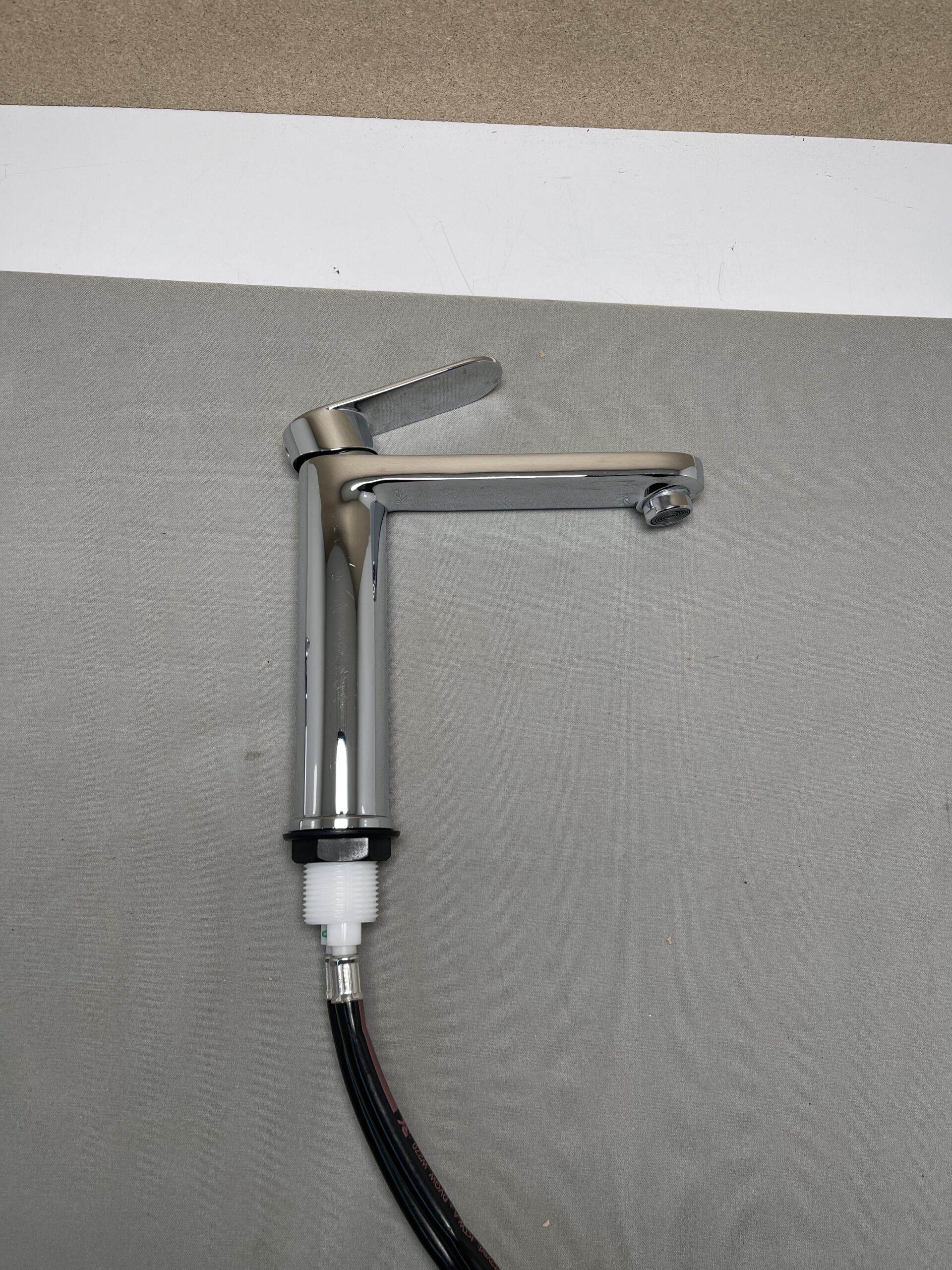 Wasserhahn verchromt mit Anschlussschläuchen, für Wohnmobil