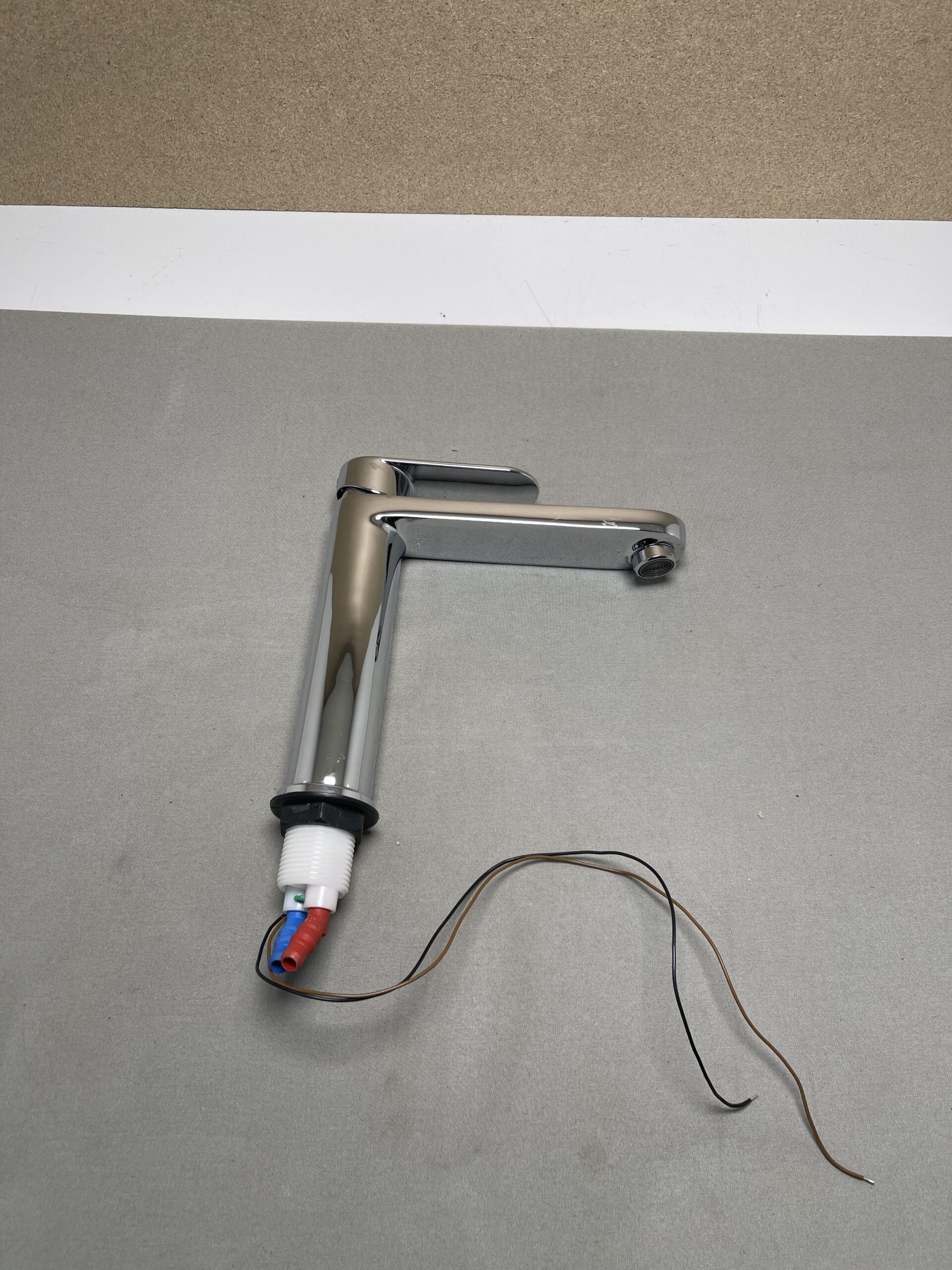 Wasserhahn verchromt ohne Anschlussschläuchen, für Wohnmobil