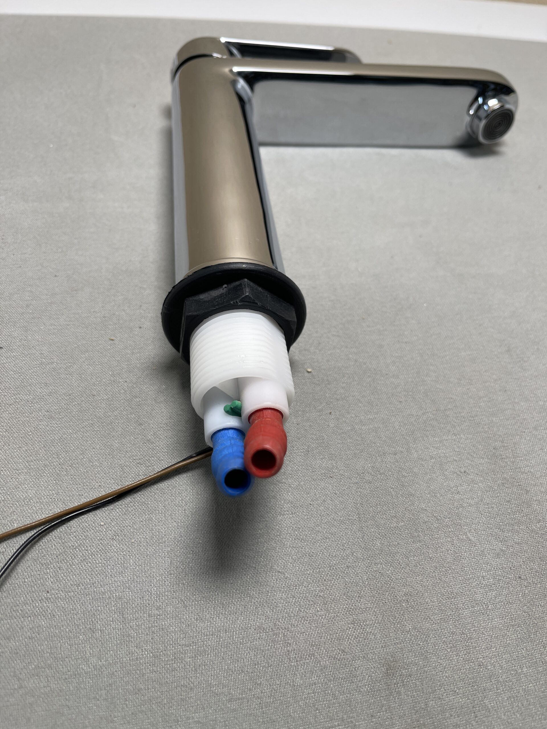 Wasserhahn verchromt ohne Anschlussschläuchen, für Wohnmobil