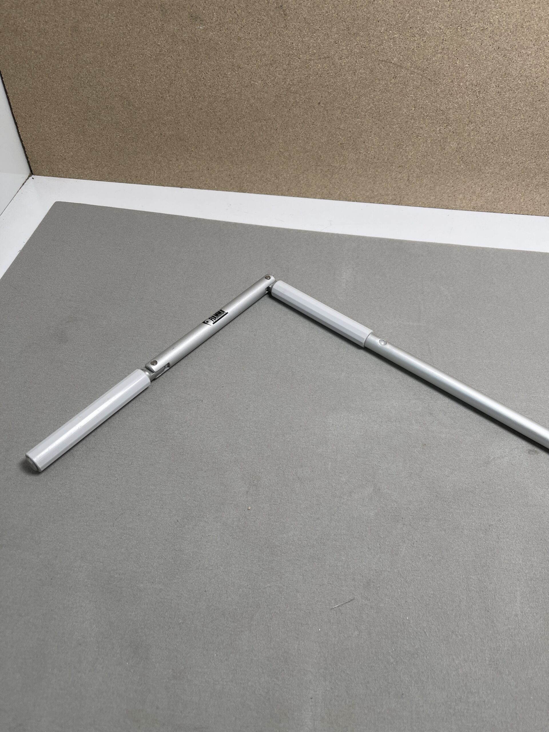 Fiamma Markisenkurbel silber/weiß 138 cm