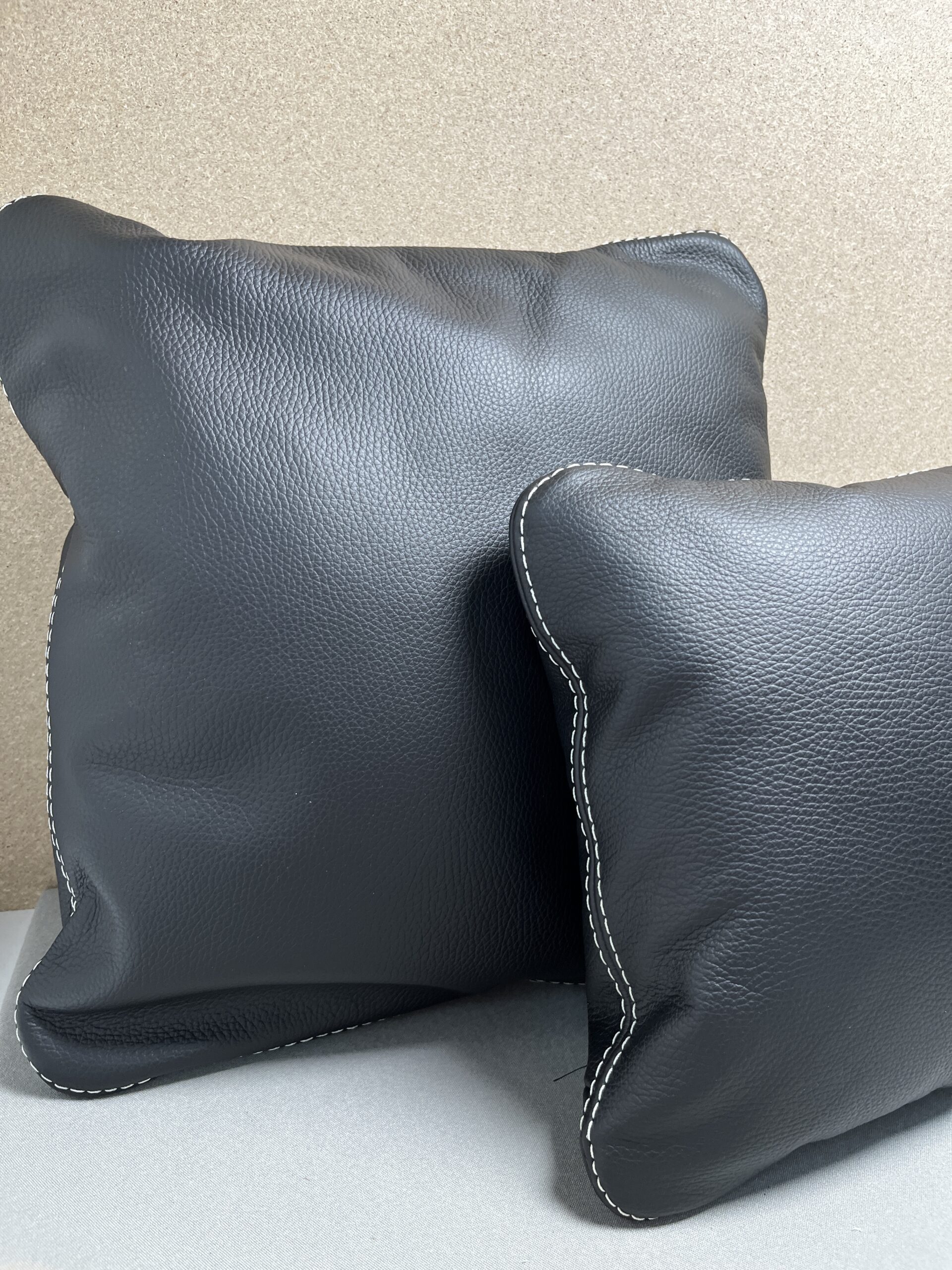 Niesmann & Bischoff Arto 83F/88F/88(L) Klassik Echtlederkissen Set schwarz