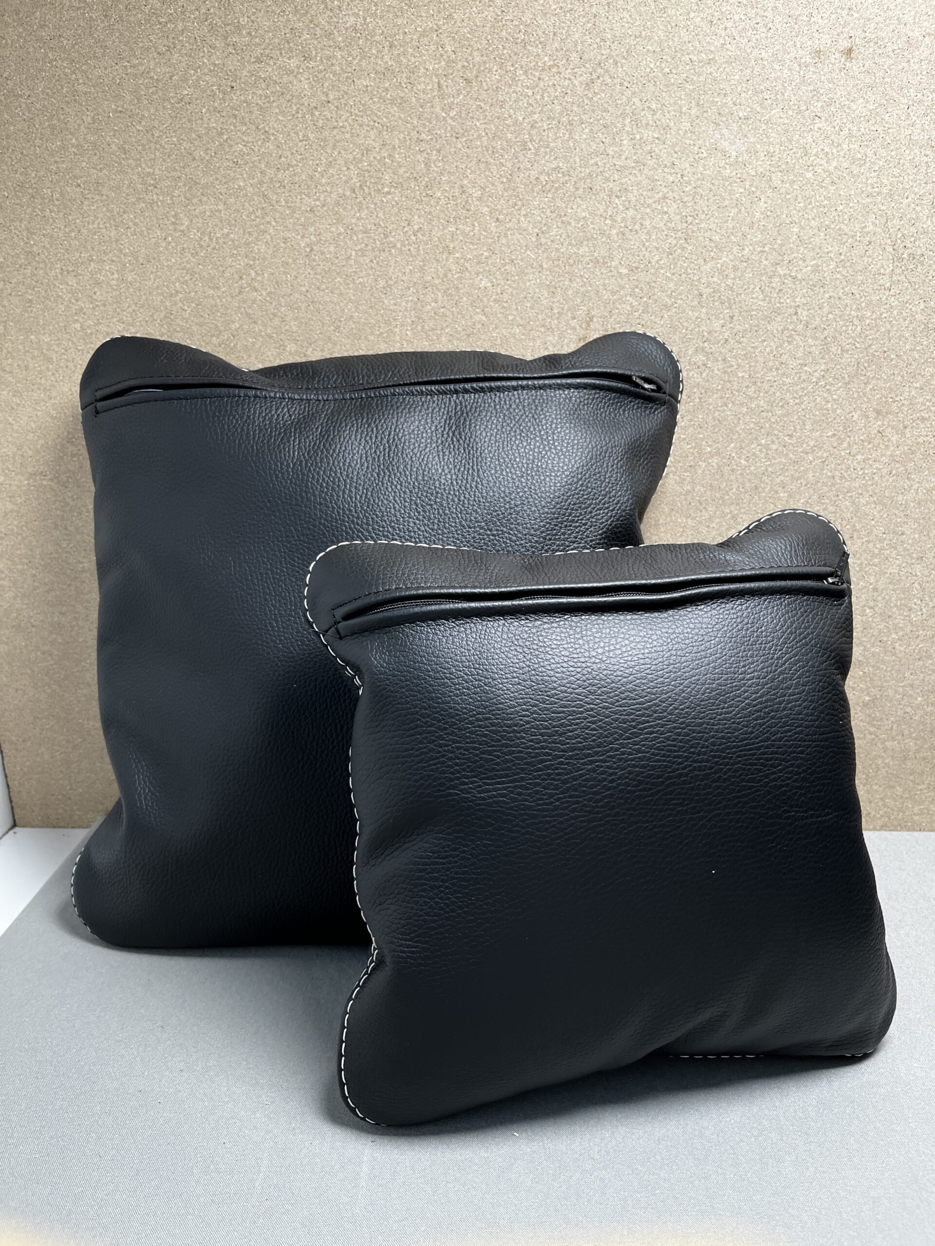 Niesmann & Bischoff Arto 83F/88F/88(L) Klassik Echtlederkissen Set schwarz