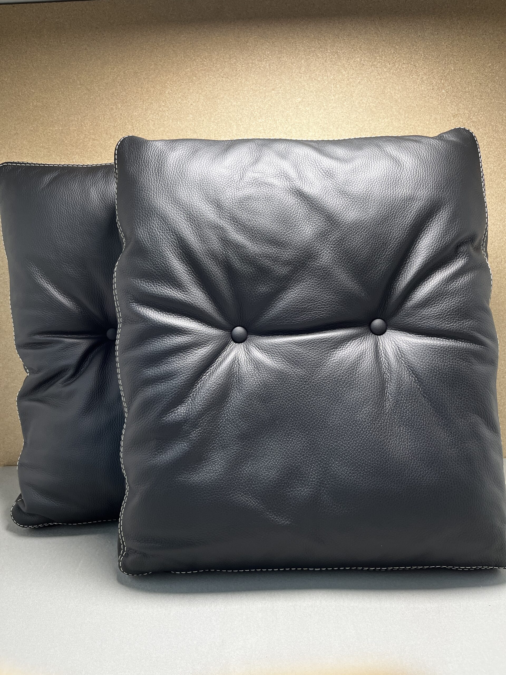 Niesmann & Bischoff Arto 83F/88F/88(L) Klassik Echtlederkissen Set schwarz