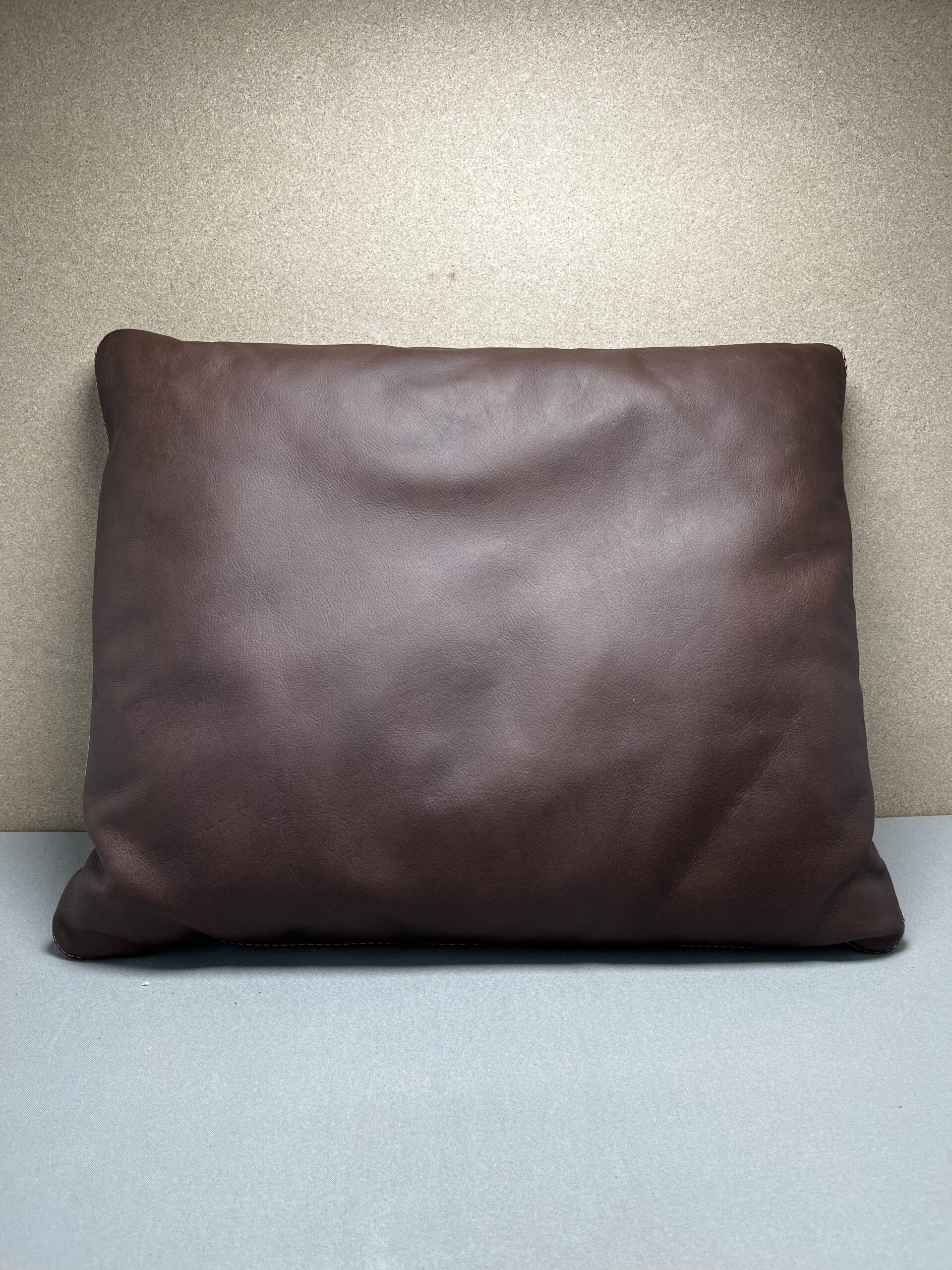 Niesmann & Bischoff Echtlederkissen mit Klett braun 60x48cm