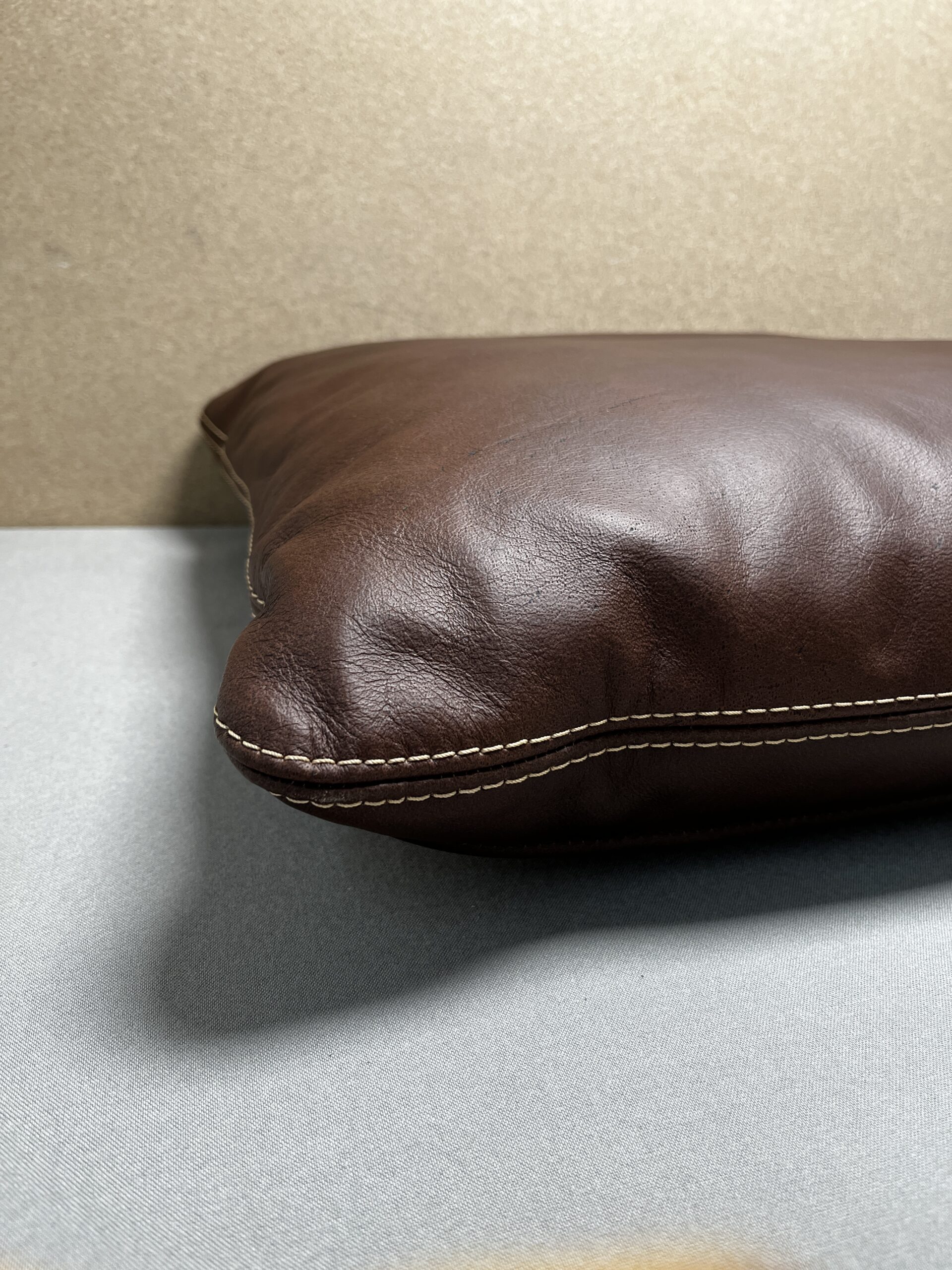 Niesmann & Bischoff Echtlederkissen mit Klett braun 60x48cm