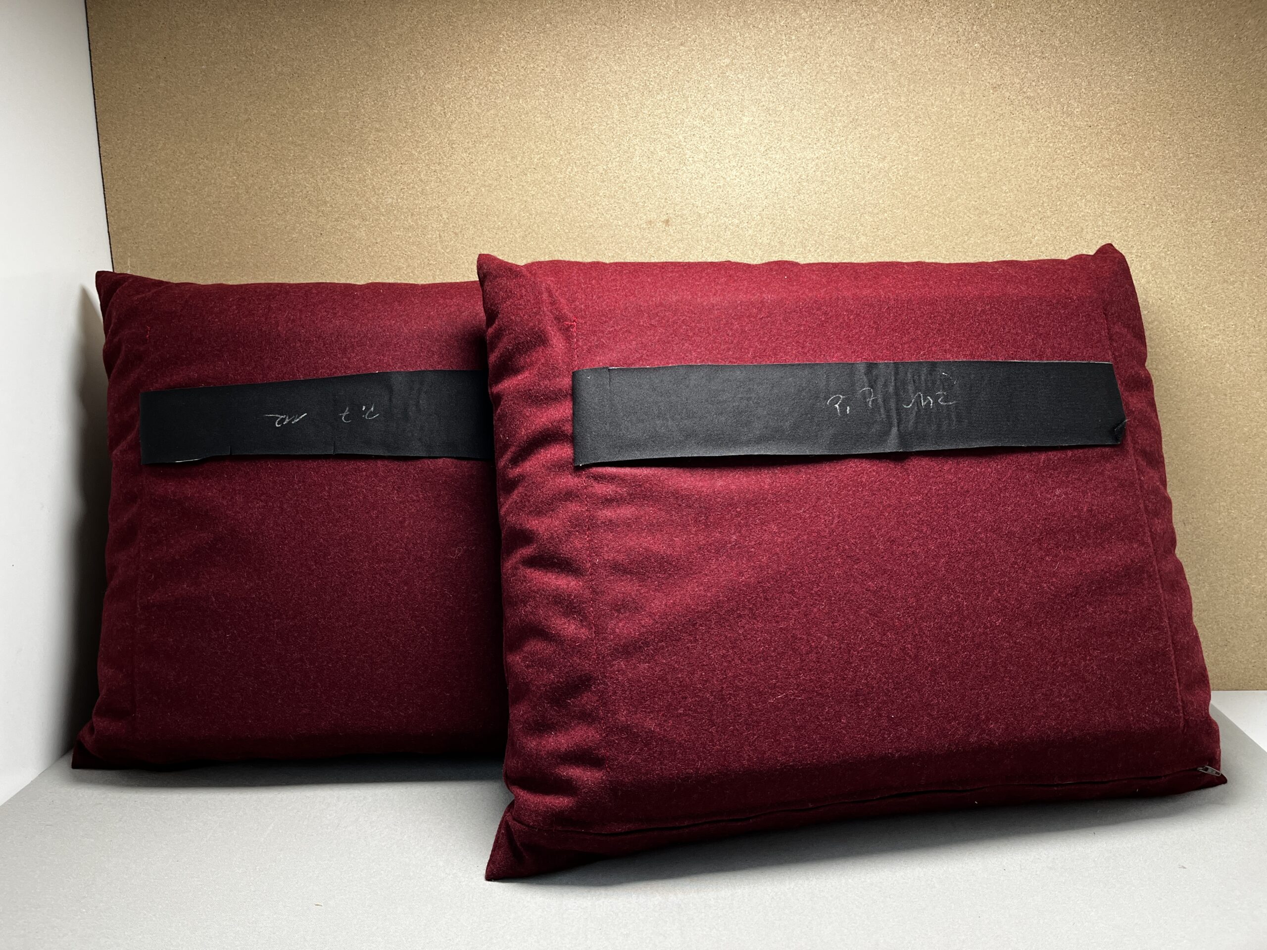 Niesmann & Bischoff Kissensatz mit Klett Weinrot Filz NB30 6.9Q 7.4E Modern