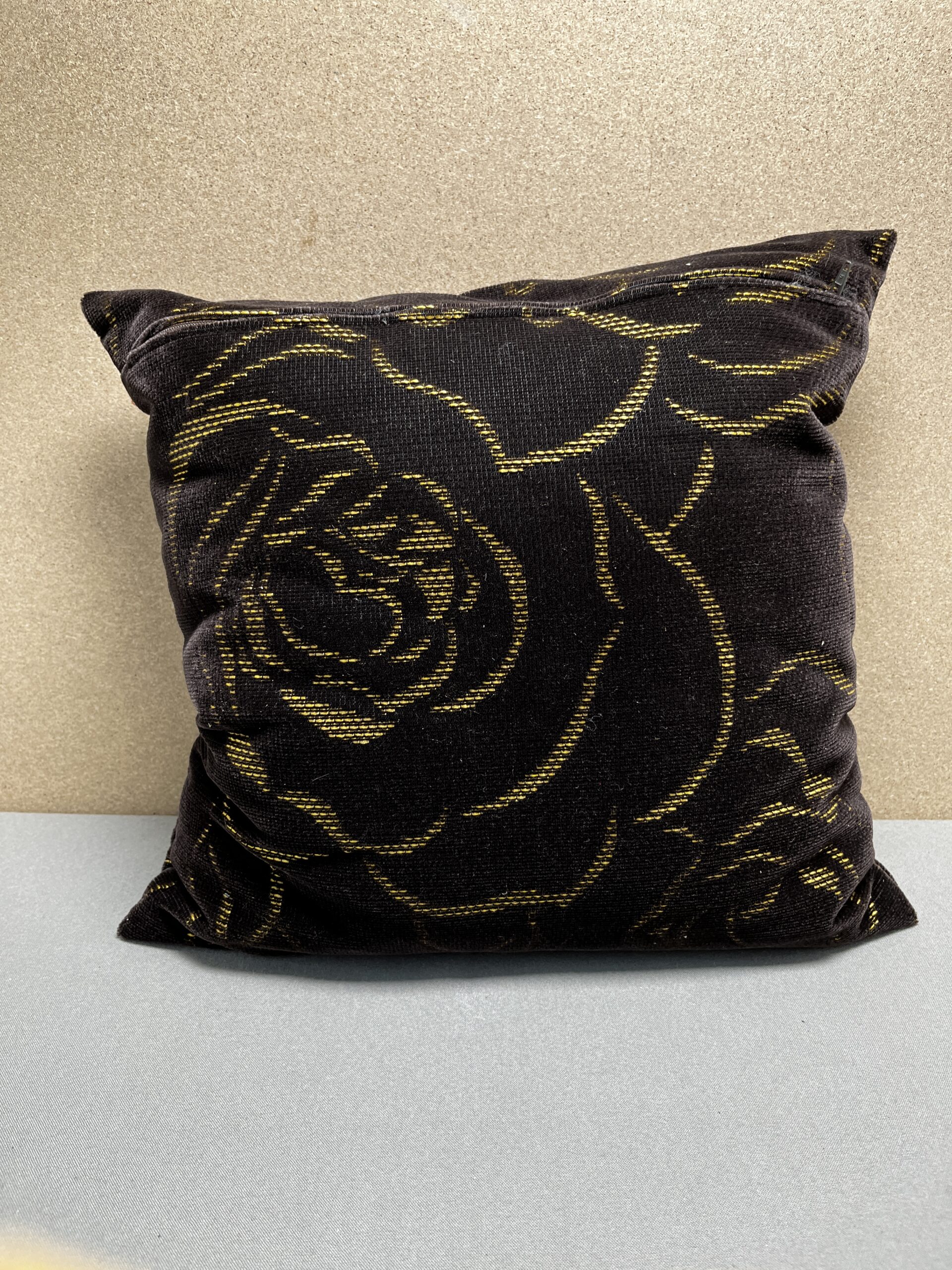 Niesmann & Bischoff Kissen Zierkissen Dunkelbraun Gold mit Rosendesign Samt 38x38cm