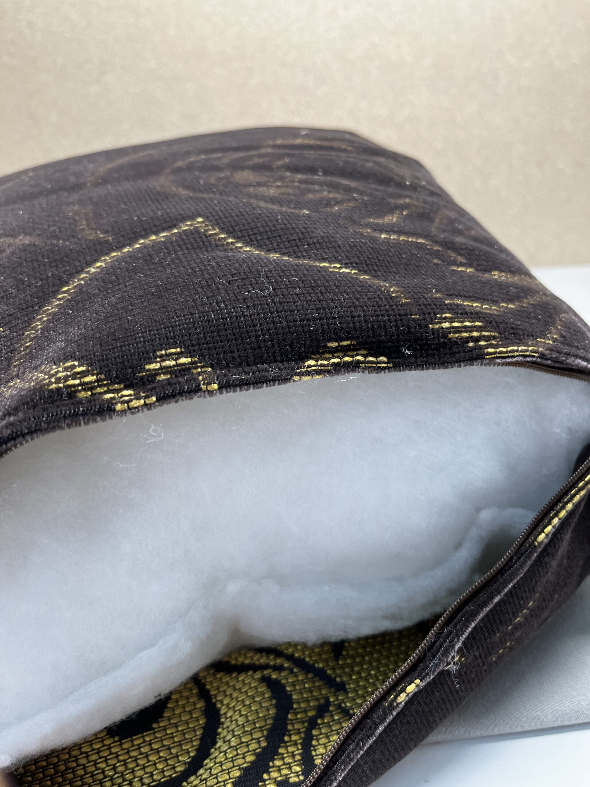 Niesmann & Bischoff Kissen Zierkissen Dunkelbraun Gold mit Rosendesign Samt 38x38cm