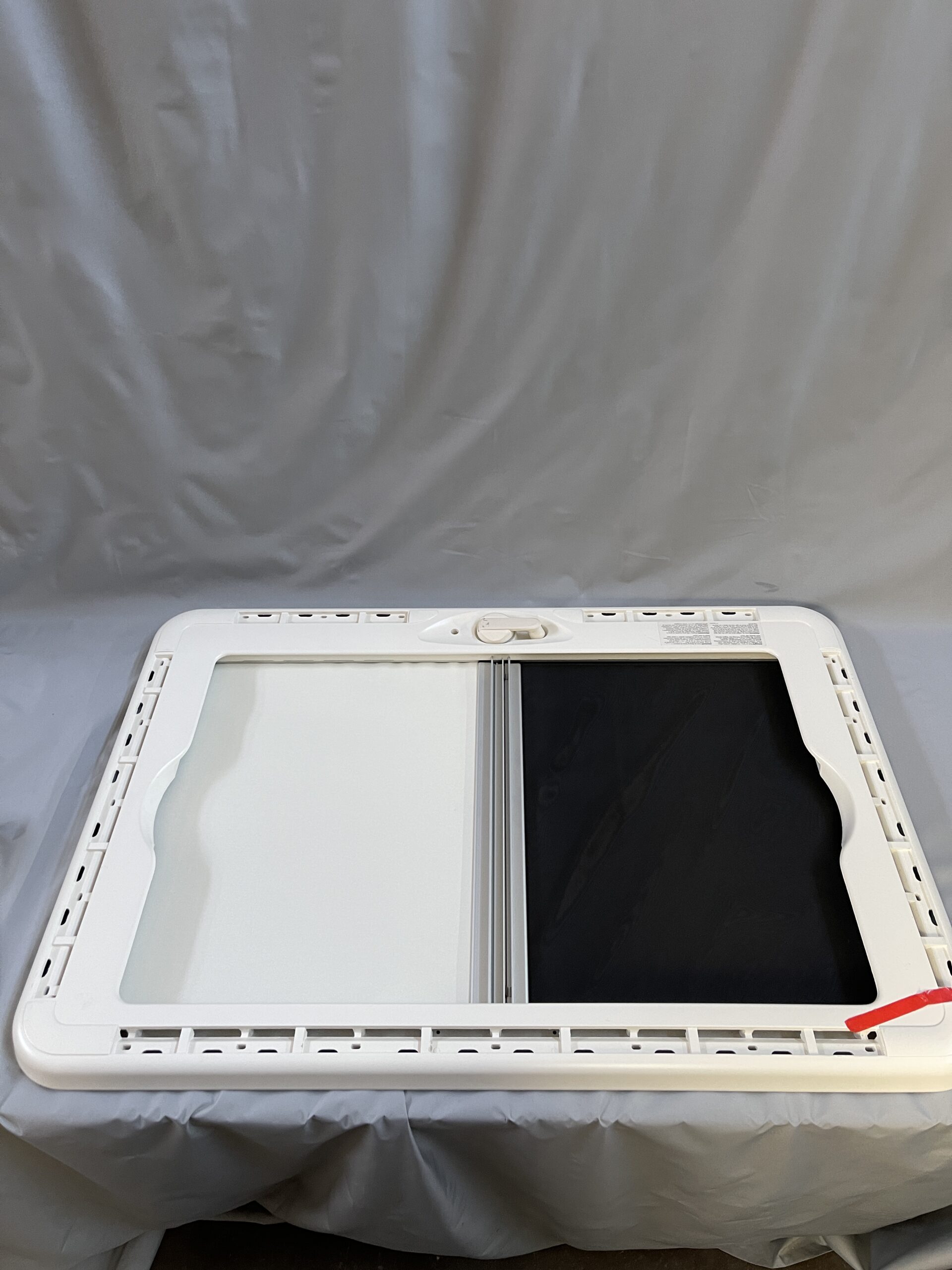 Dometic Heki 1 Innenrahmen für Dachhaube mit Gitter und Schrauben