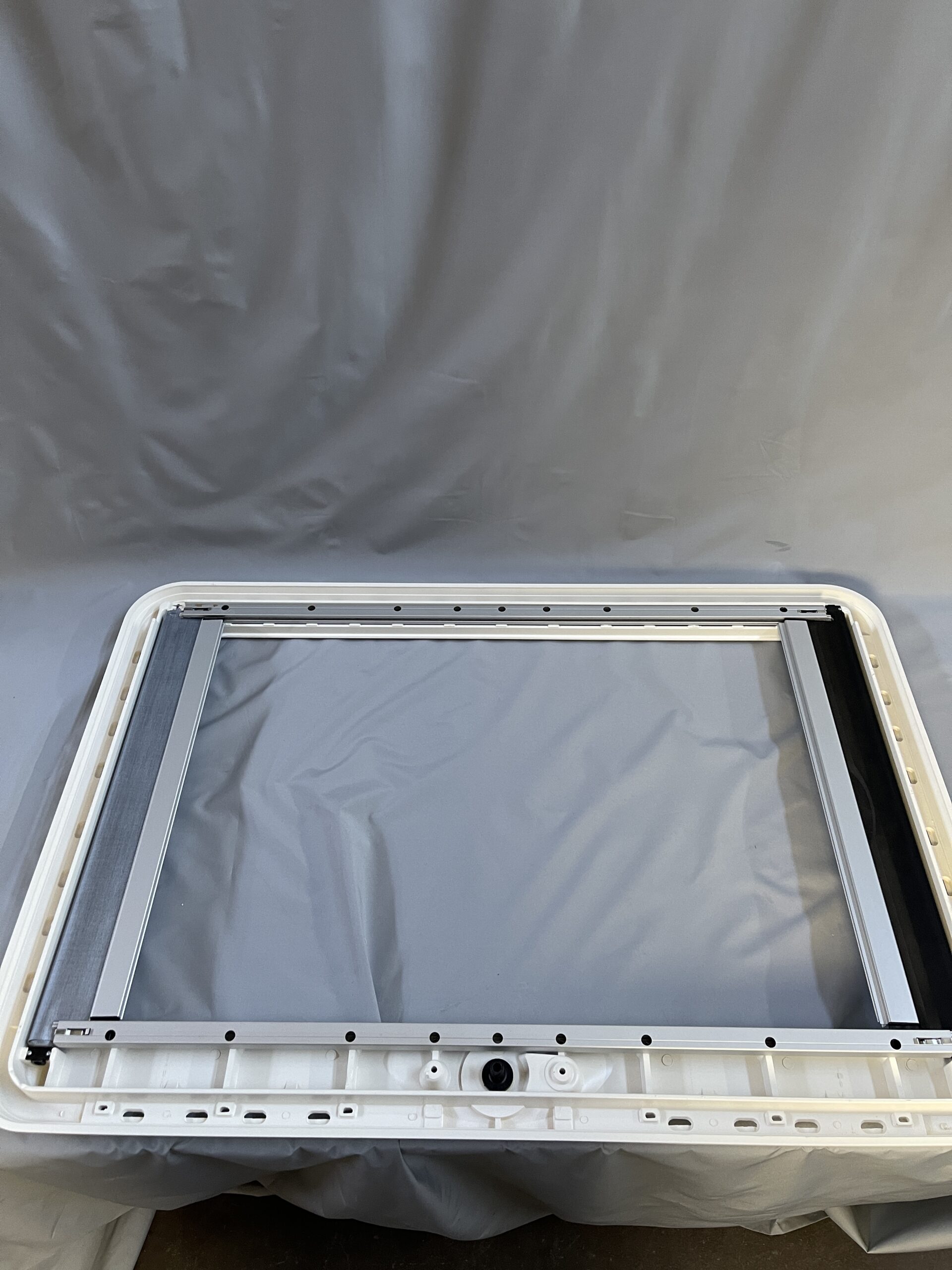 Dometic Heki 1 Innenrahmen für Dachhaube mit Gitter und Schrauben