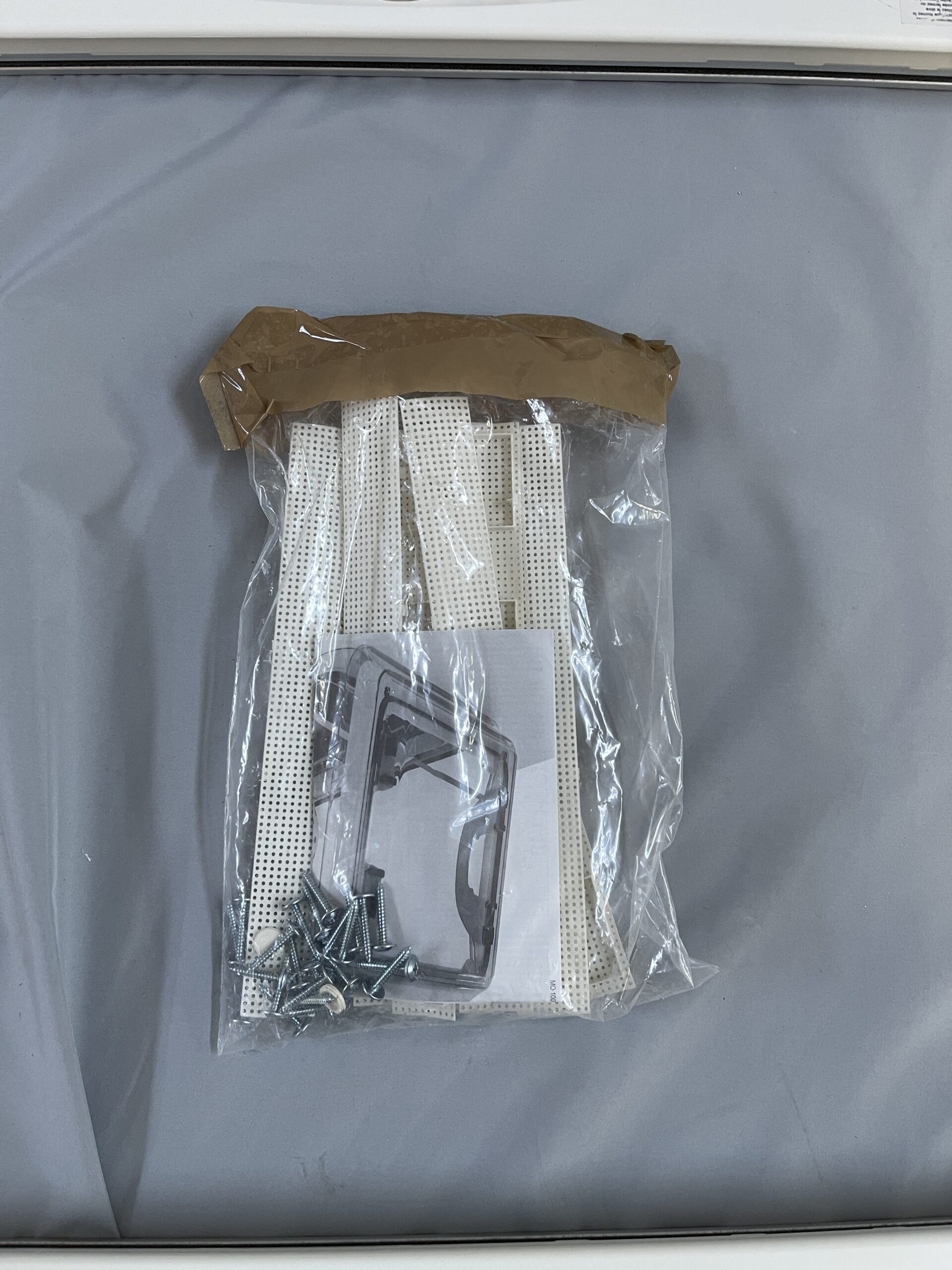 Dometic Heki 1 Innenrahmen für Dachhaube mit Gitter und Schrauben