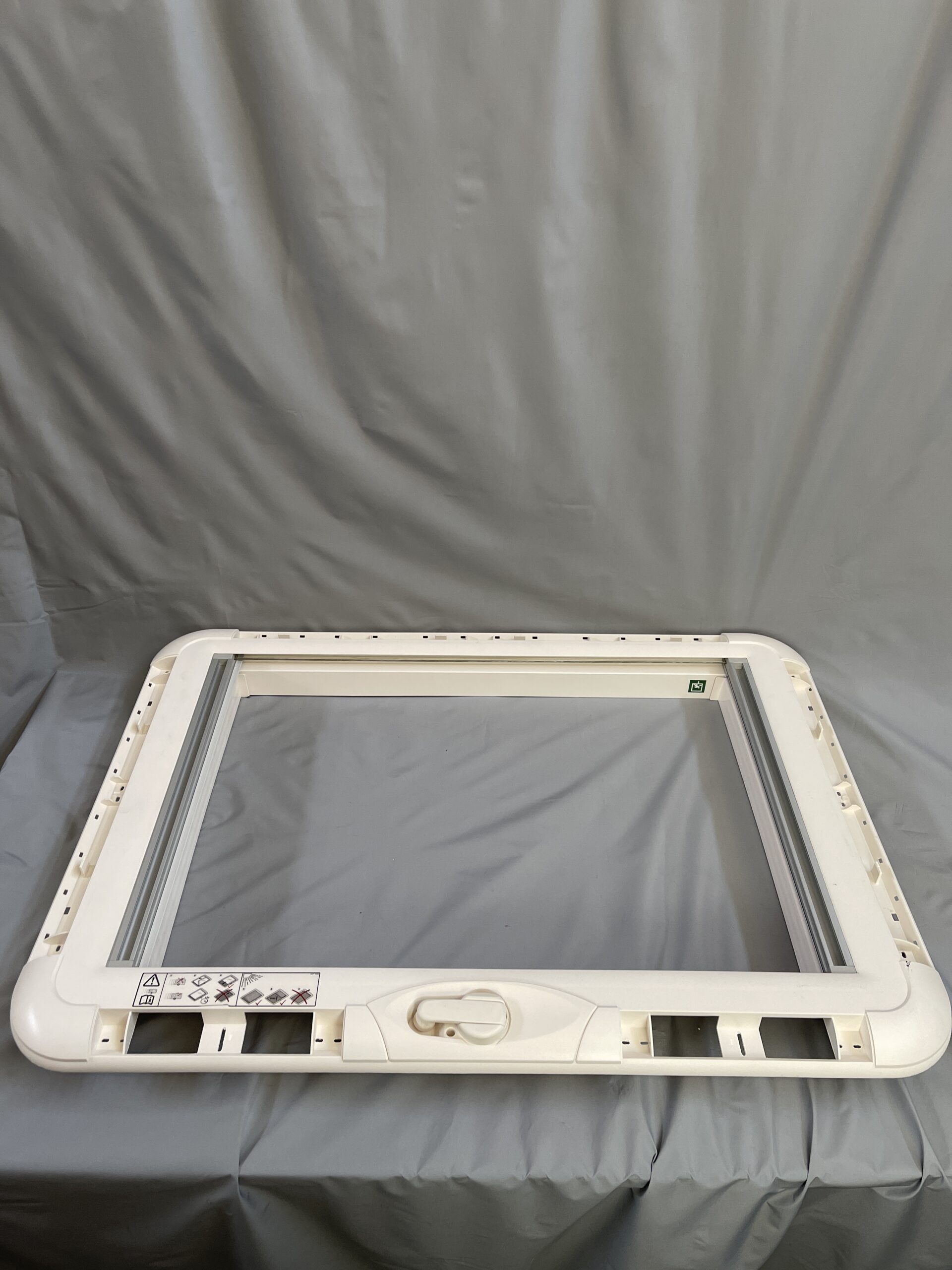 Dometic Heki 3 Innenrahmen für Dachhaube mit Abdeckklappen