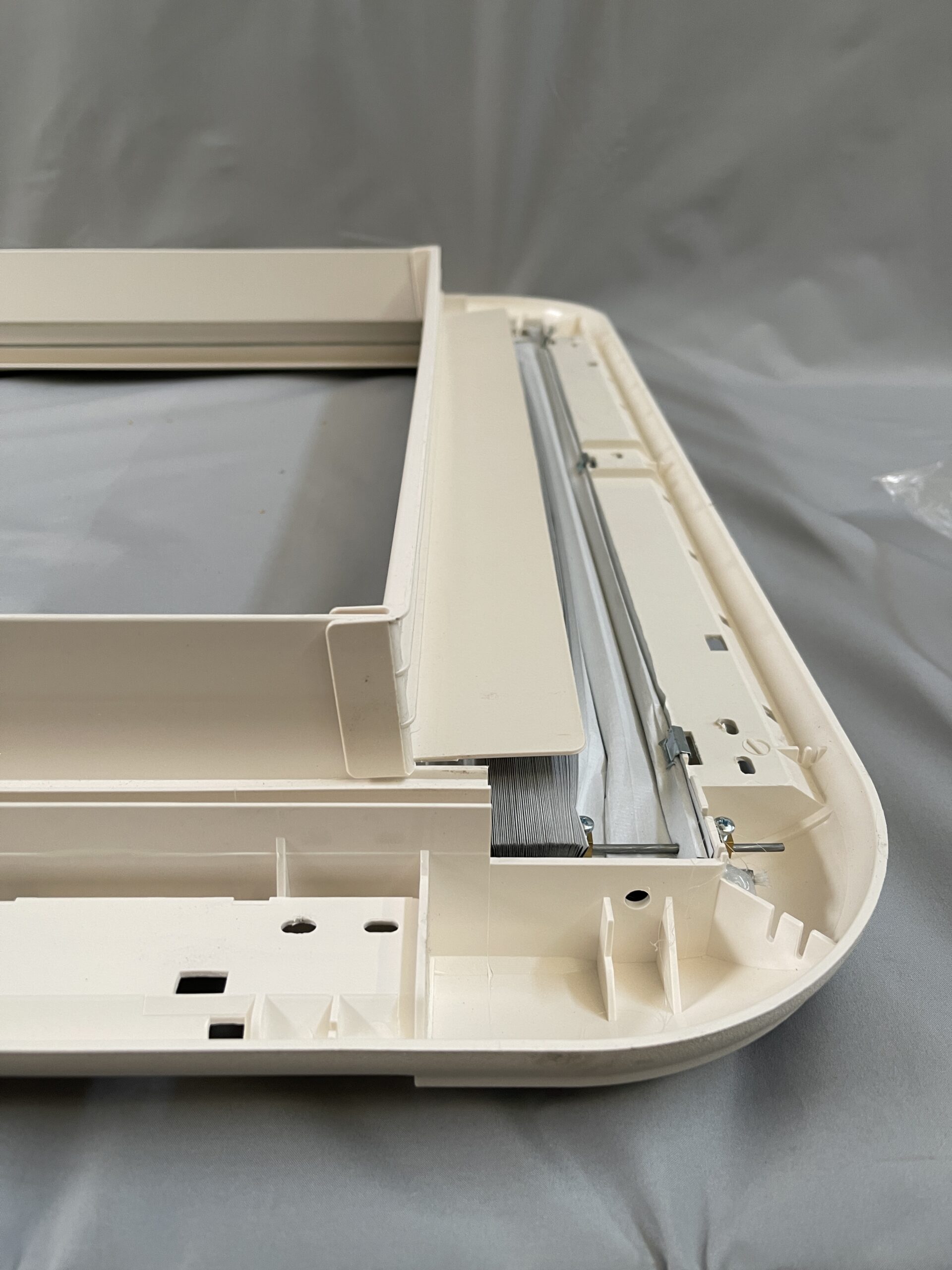 Dometic Heki 3 Innenrahmen für Dachhaube mit Abdeckklappen