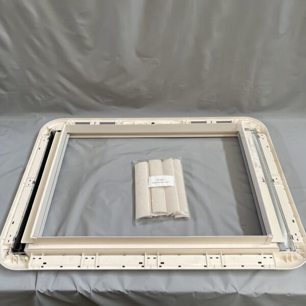 Dometic Heki 3 Innenrahmen für Dachhaube inkl. Leisten