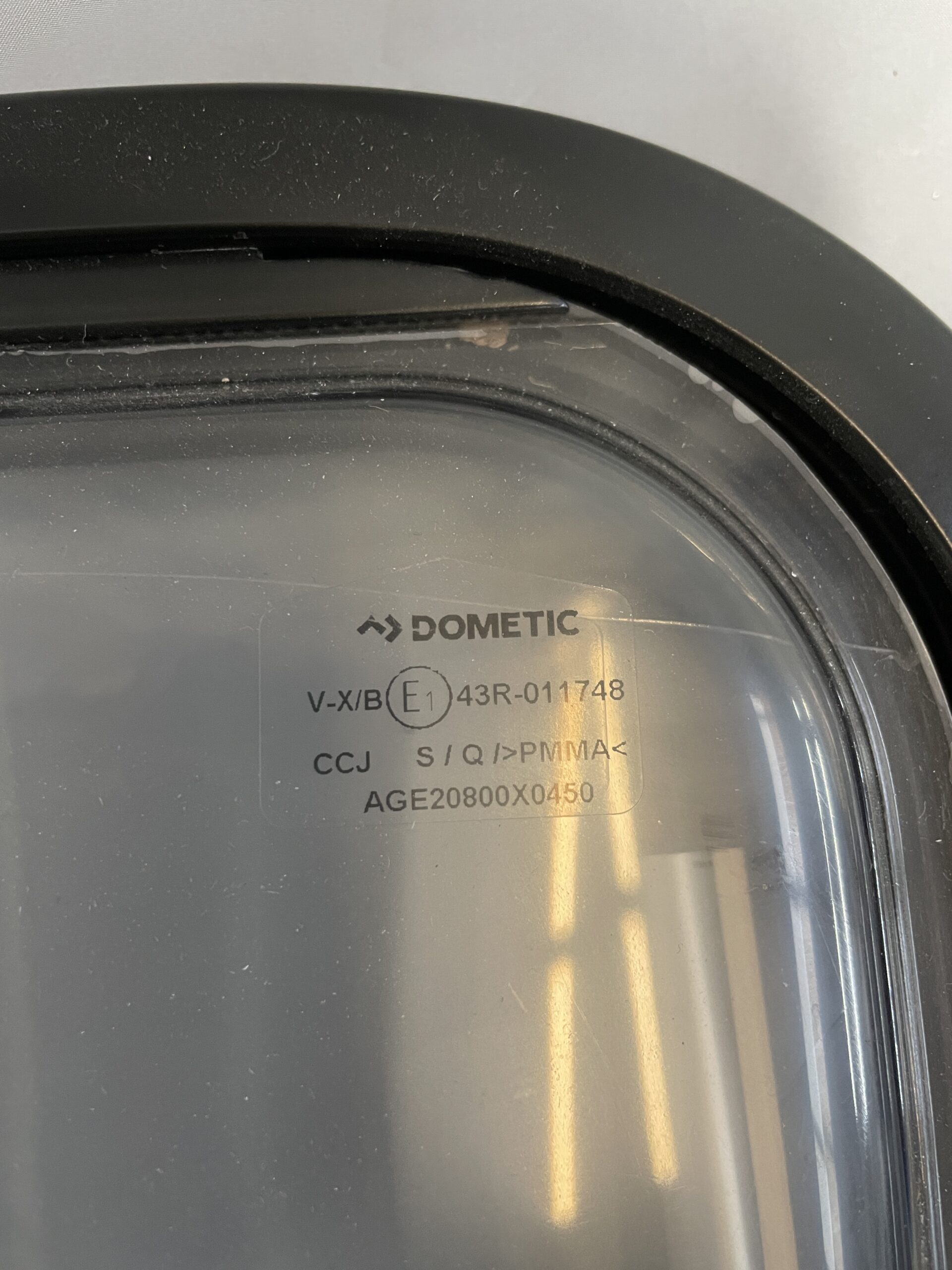 Dometic Ausstellfenster mit Rahmen, 800 x 450 mm, schwarz