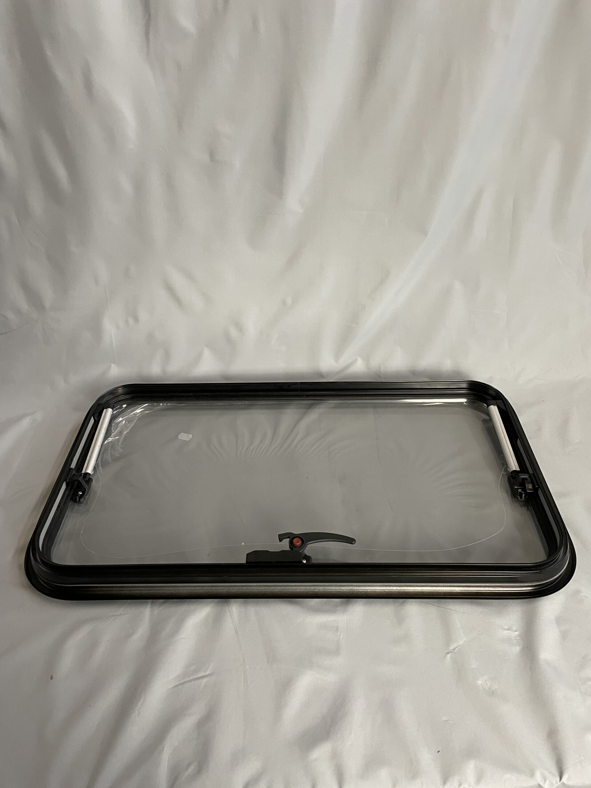 Ausstellfenster mit Rahmen von Dometic, 800 x 450 mm, schwarz