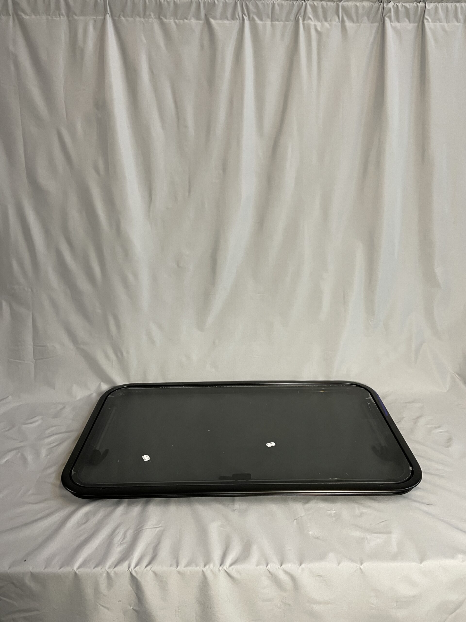 Dometic S7 P Ausstellfenster 900 x 520 mm, schwarz getönte Scheibe