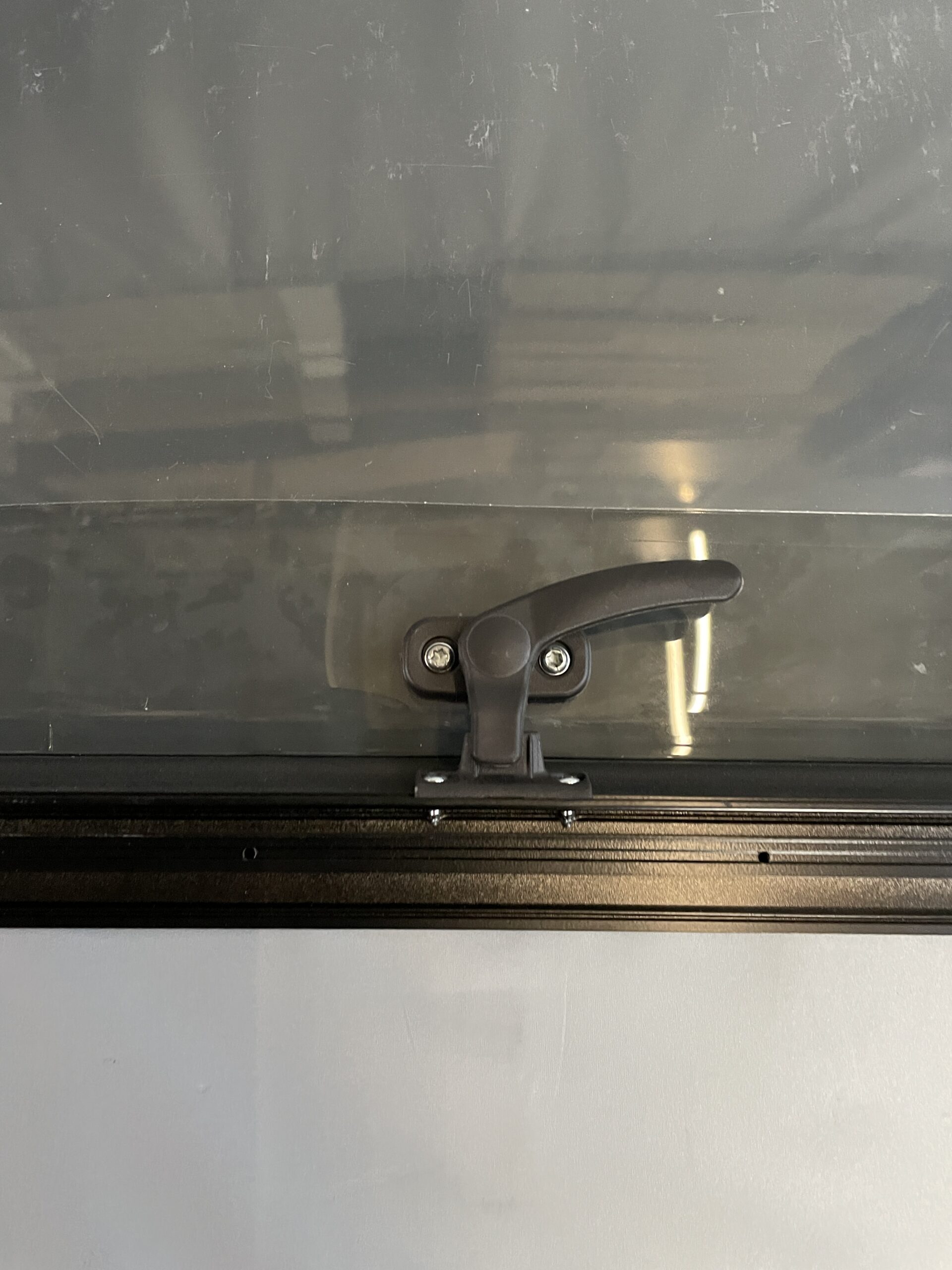 Ausstellfenster S7 P mit Rahmen, Dometic, 800 x 450 mm, schwarz getönt