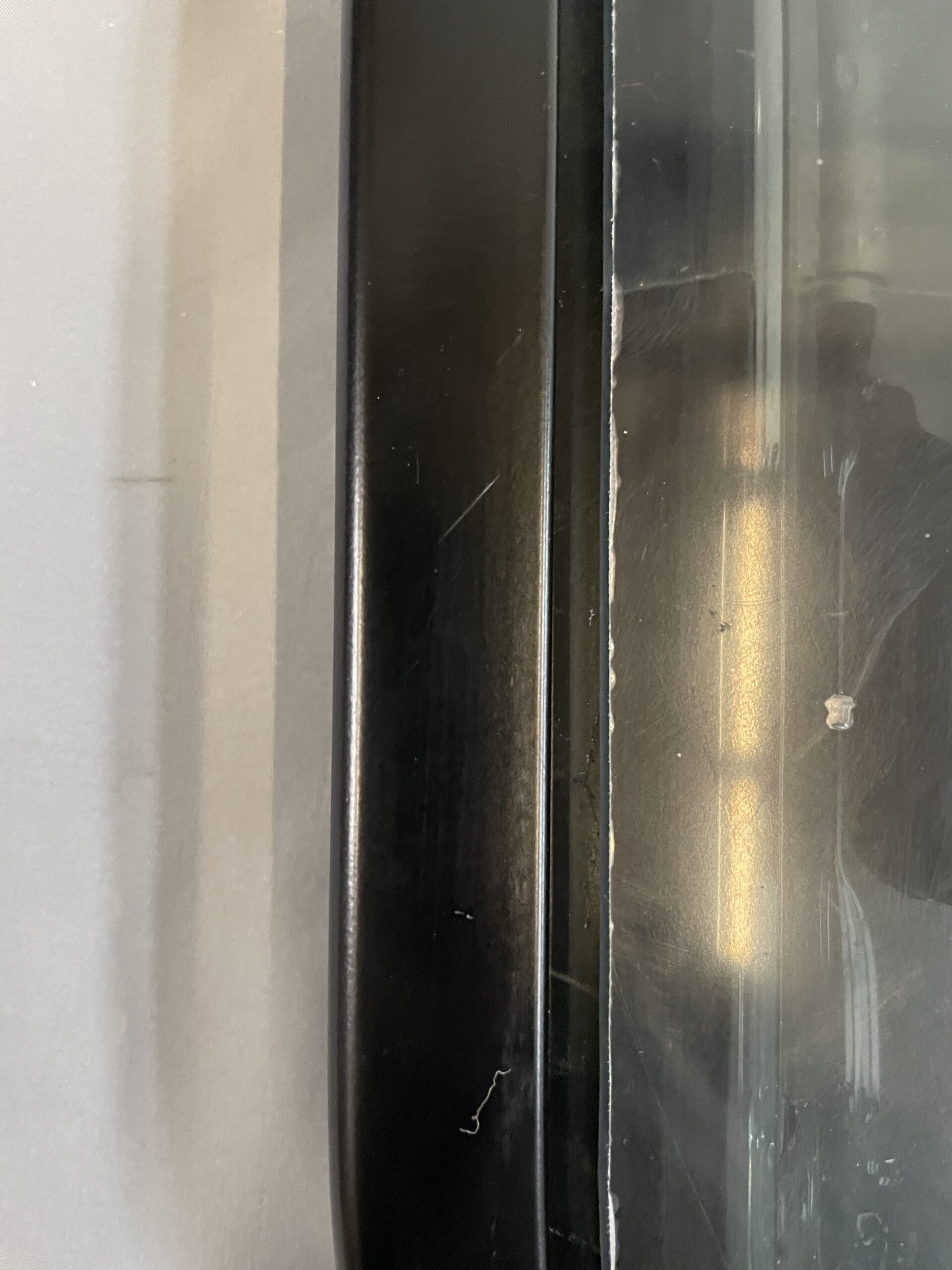 Ausstellfenster mit Rahmen als Ersatzteilspender, 800 x 450 mm, Undicht!