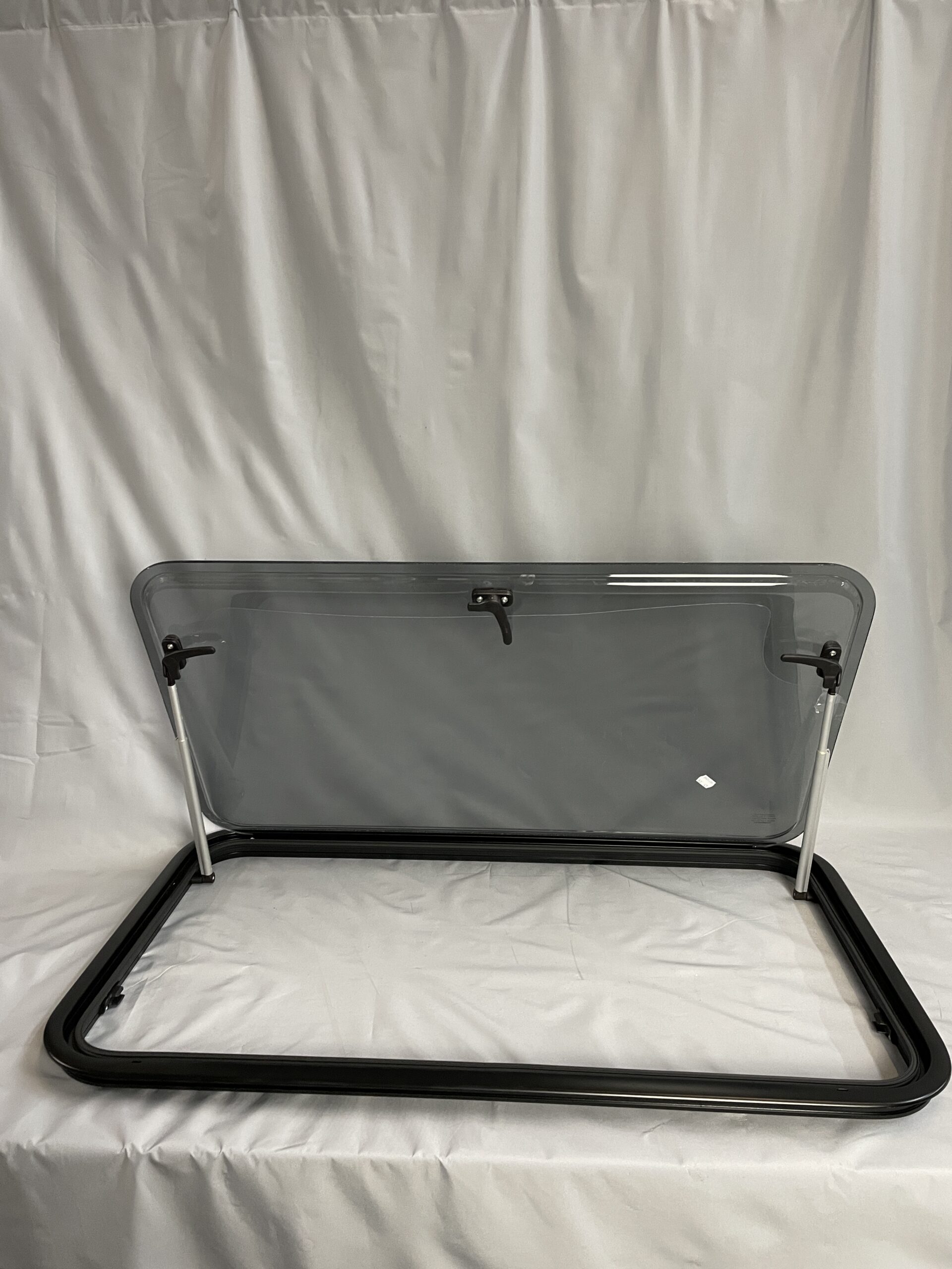 Dometic Ausstellfenster mit Rahmen, 900 x 520 mm, schwarz getönt