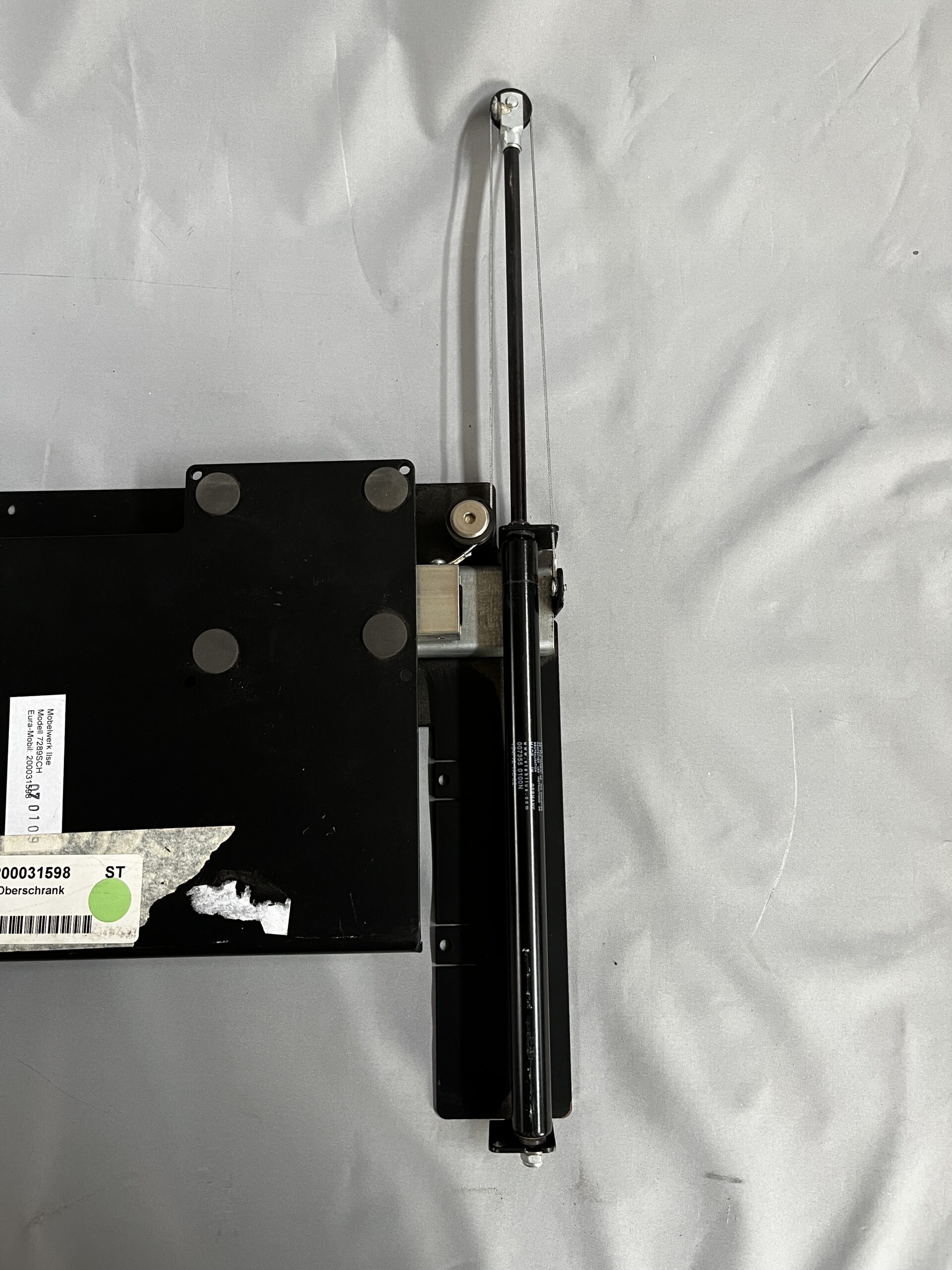 Möbelwerk Ilse AUszug TFT im Oberschrank Modell 7289SCH