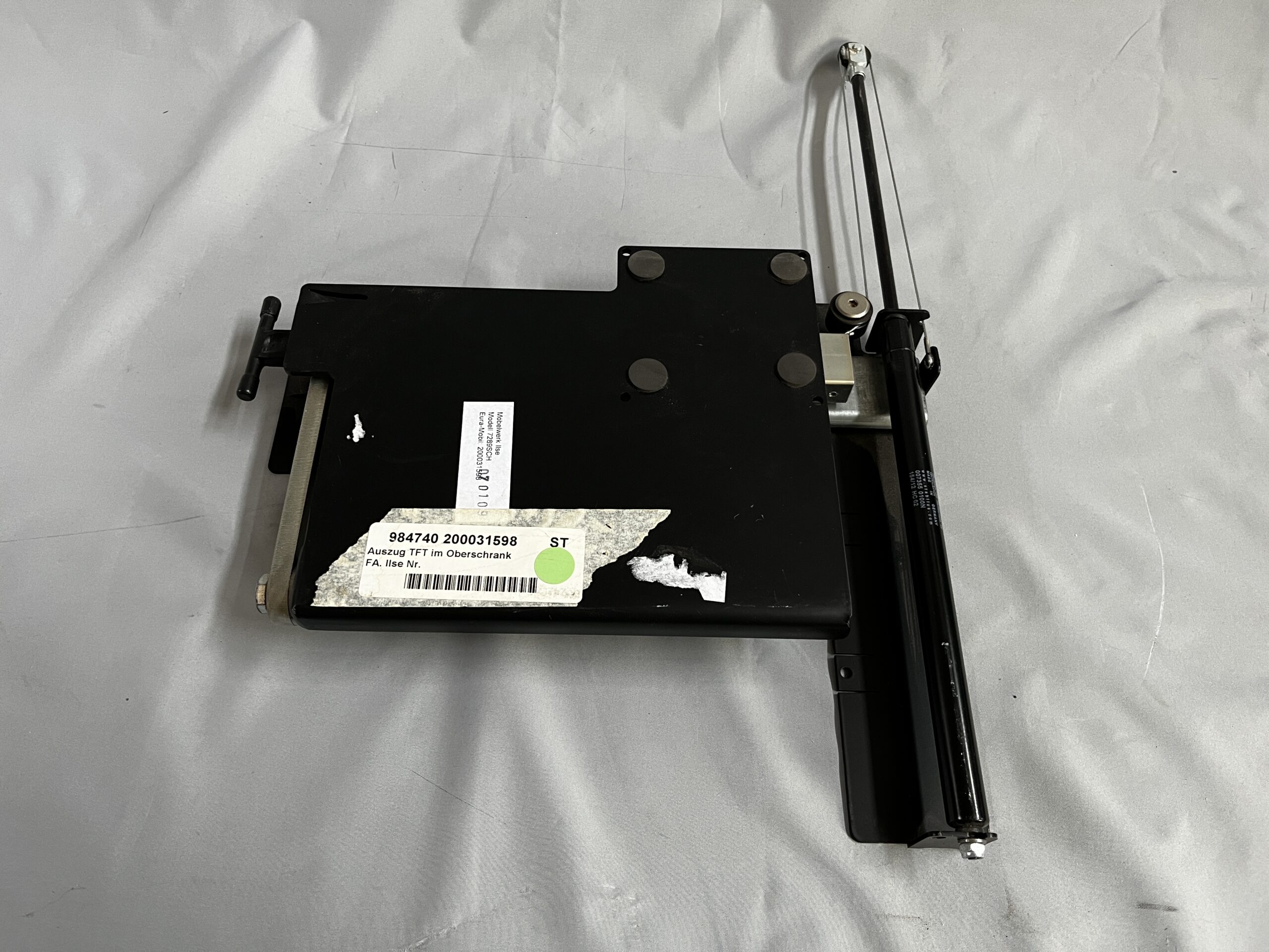 Möbelwerk Ilse AUszug TFT im Oberschrank Modell 7289SCH