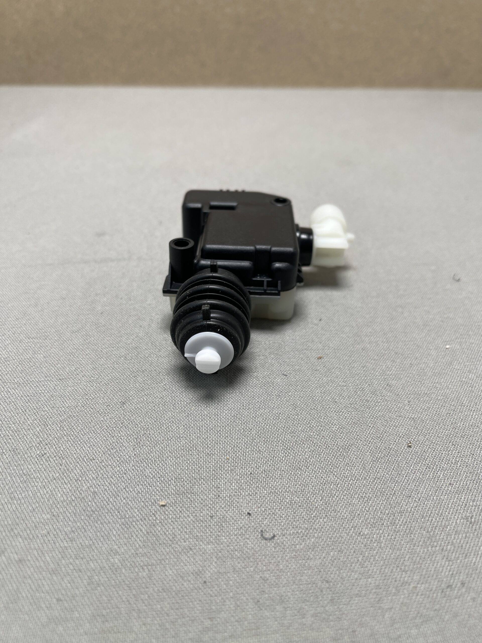 HELLA Klappenmotor: 090.203-63