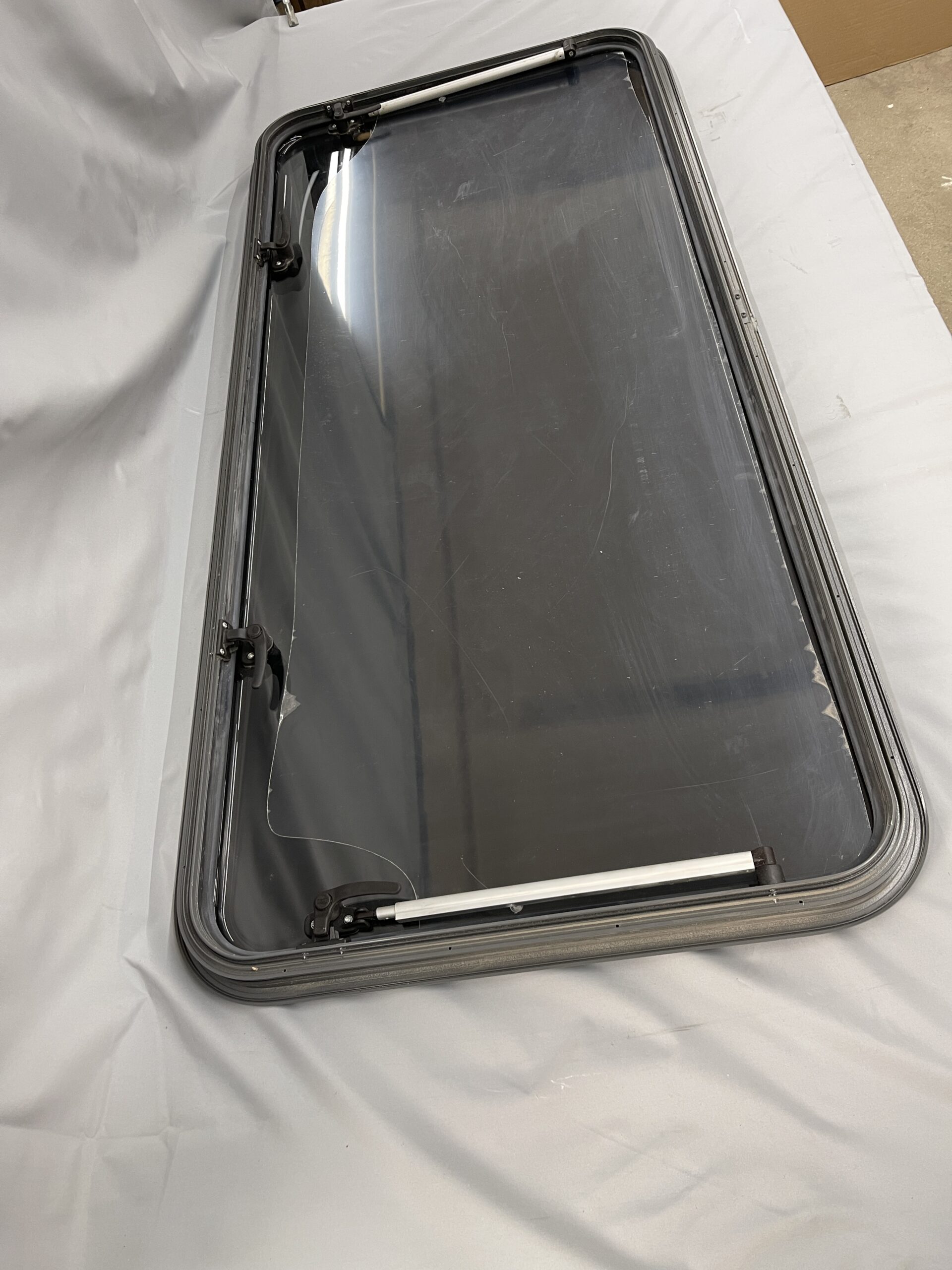 Dometic Ausstellfenster 1300 x 600 mm, anthrazit