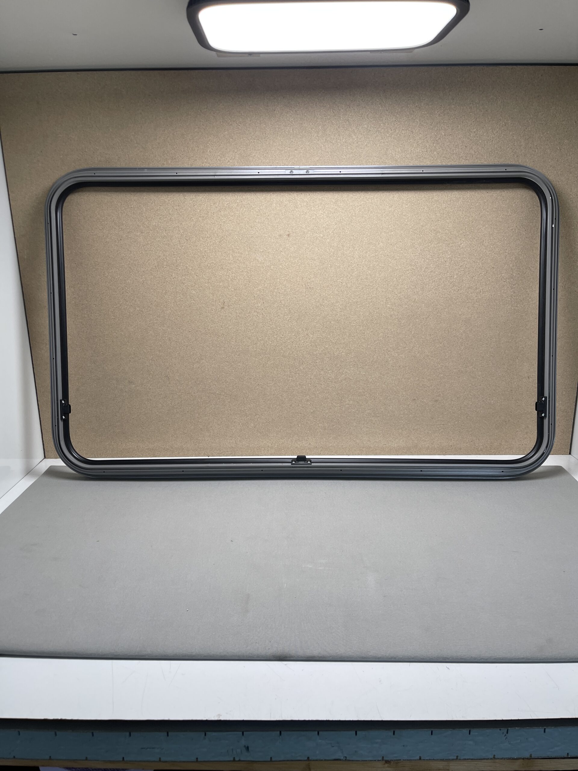 Dometic Rahmen Alu für Ausstellfenster ohne Glas 1000x600 mm grau S7/S7P