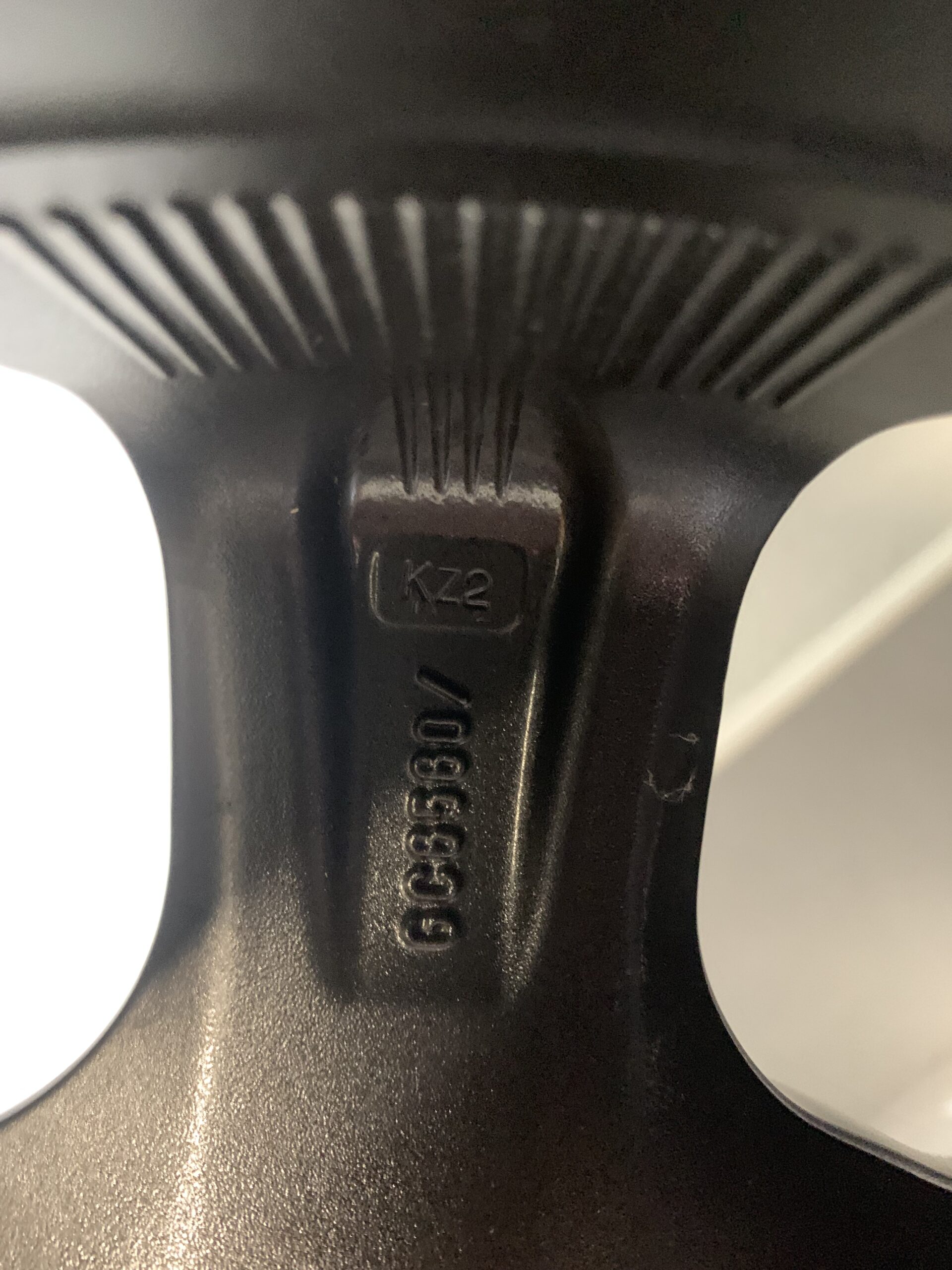 Continental Van Contact 4 Season 225/75 R 16C Niesmann + Bischoff Emblem