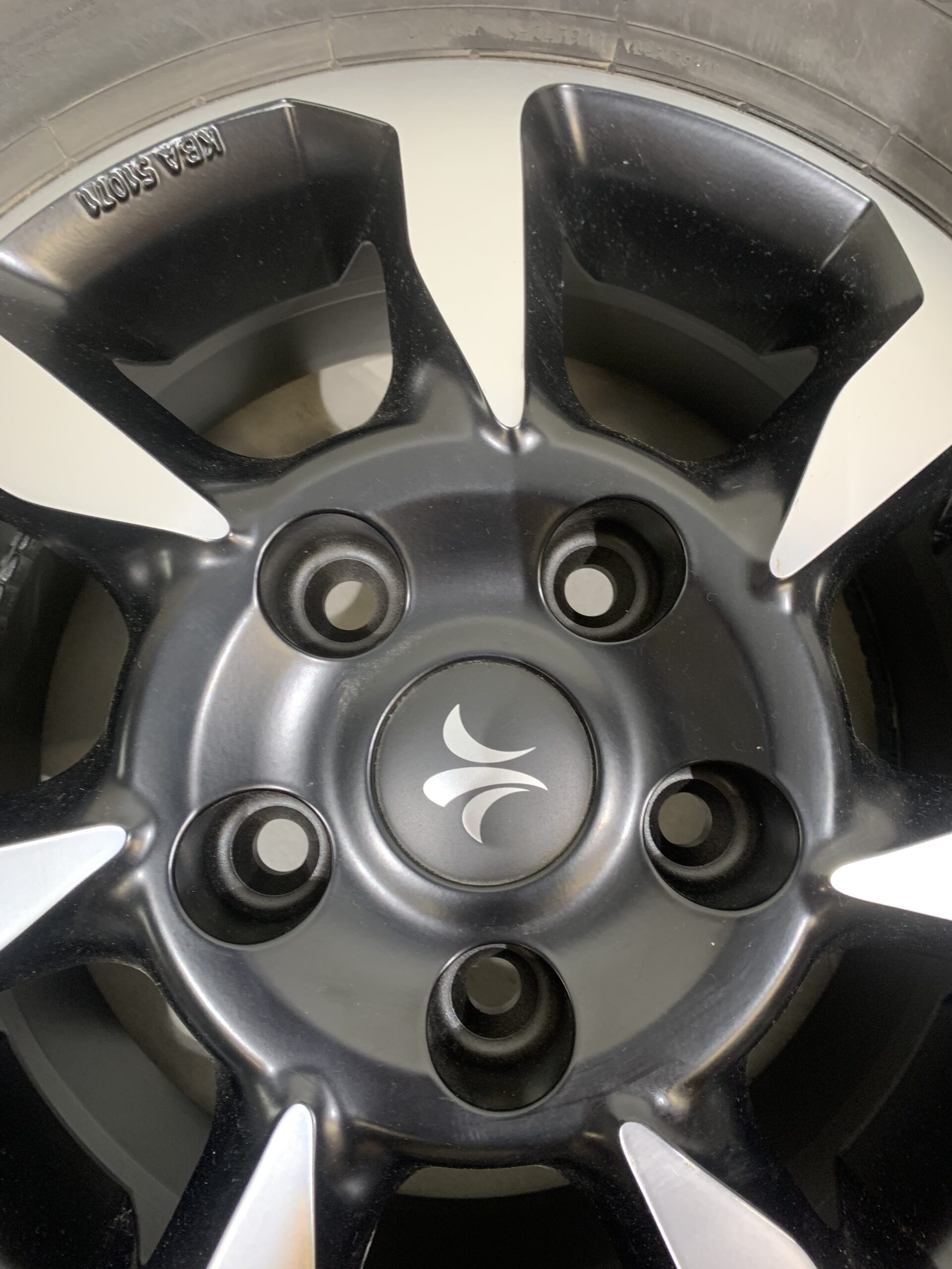 Continental Van Contact 4 Season 225/75 R 16C Niesmann + Bischoff Emblem