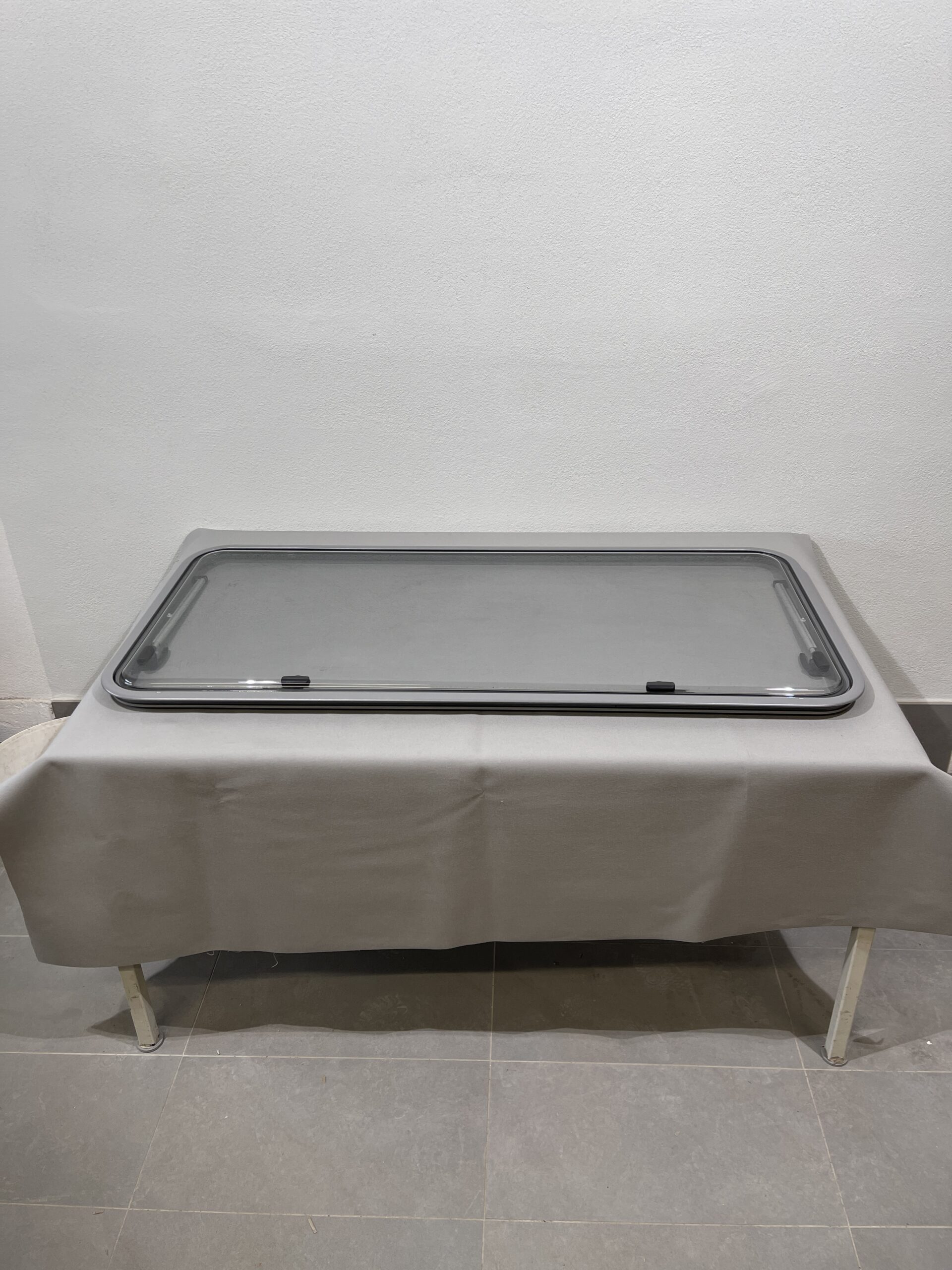 Dometic Ausstellfenster 1300x600mm grau