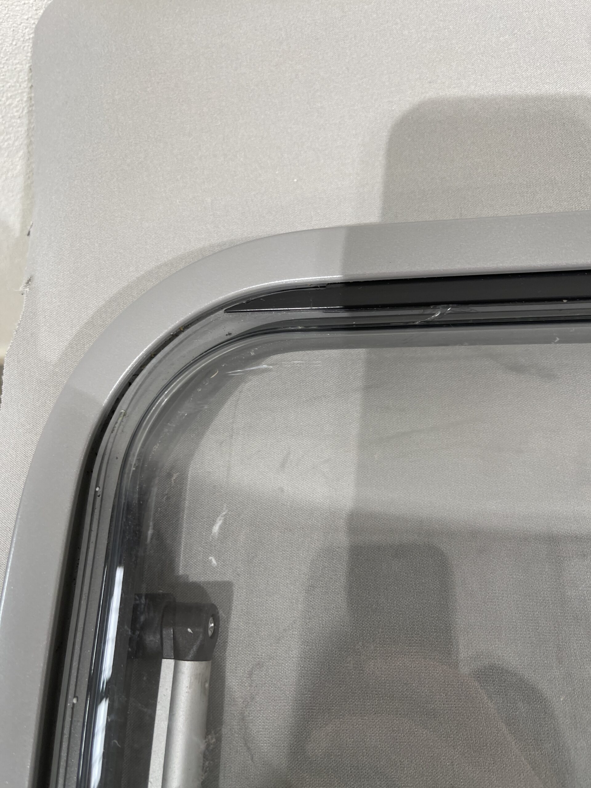 Dometic Ausstellfenster 1300x600mm grau