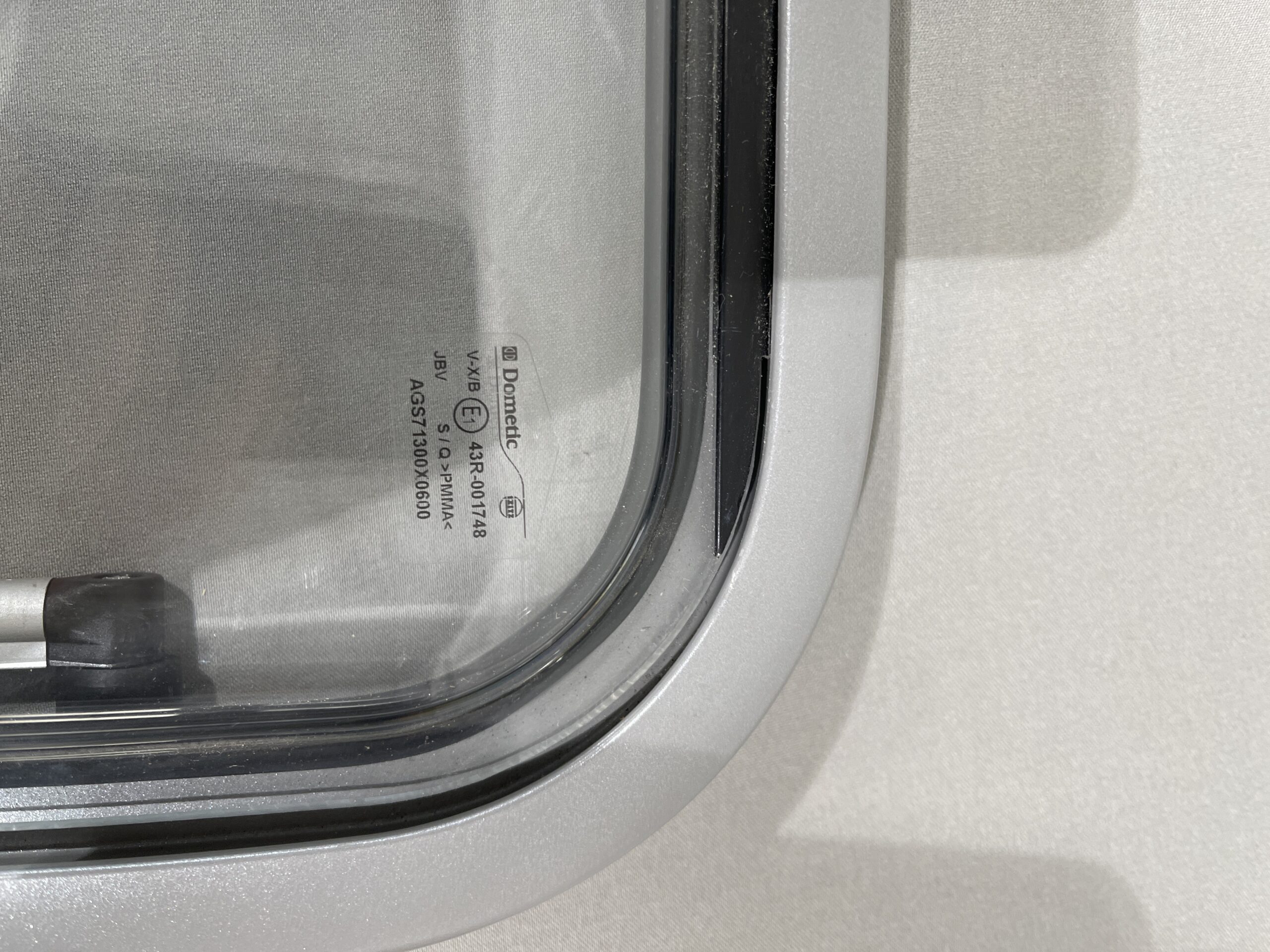 Dometic Ausstellfenster 1300x600mm grau