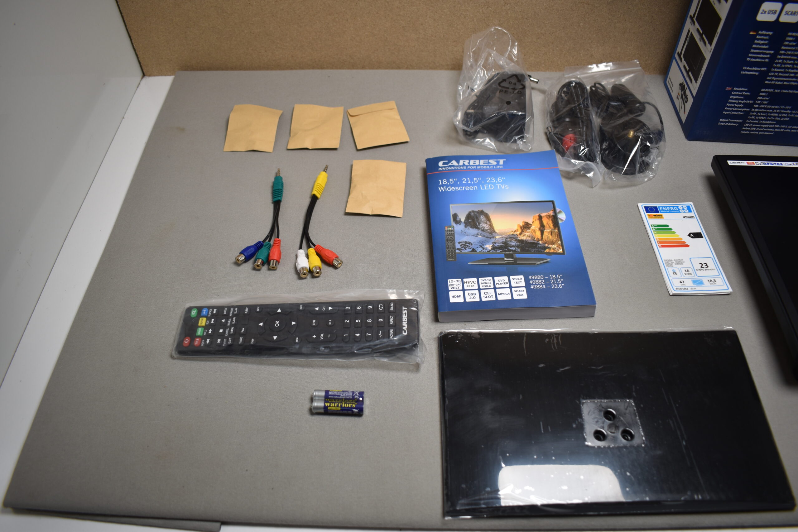 Carbest 18,5" Widescreen LED TV DVBS & DVD