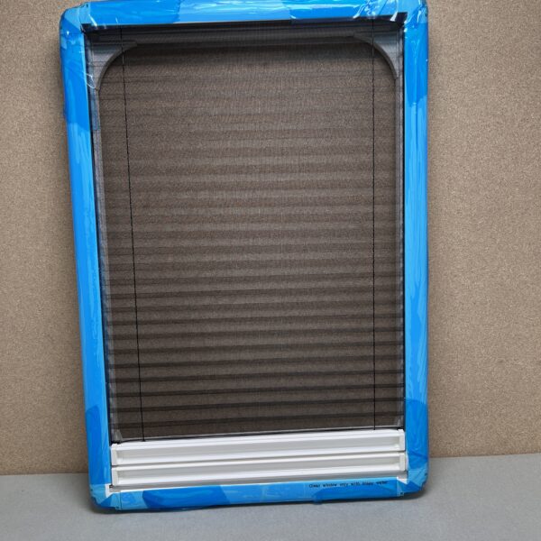 Carbest Innenrahmen RW Compact mit Verdunklungssystem und Insektenschutz 350x500