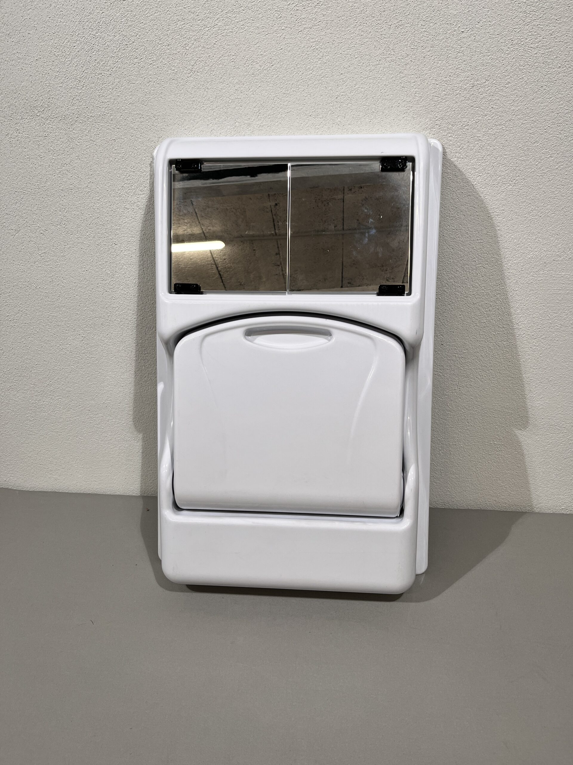 Reimo Klappwaschbecken ca. 75x50 cm weiß mit Spiegel und Stauraum